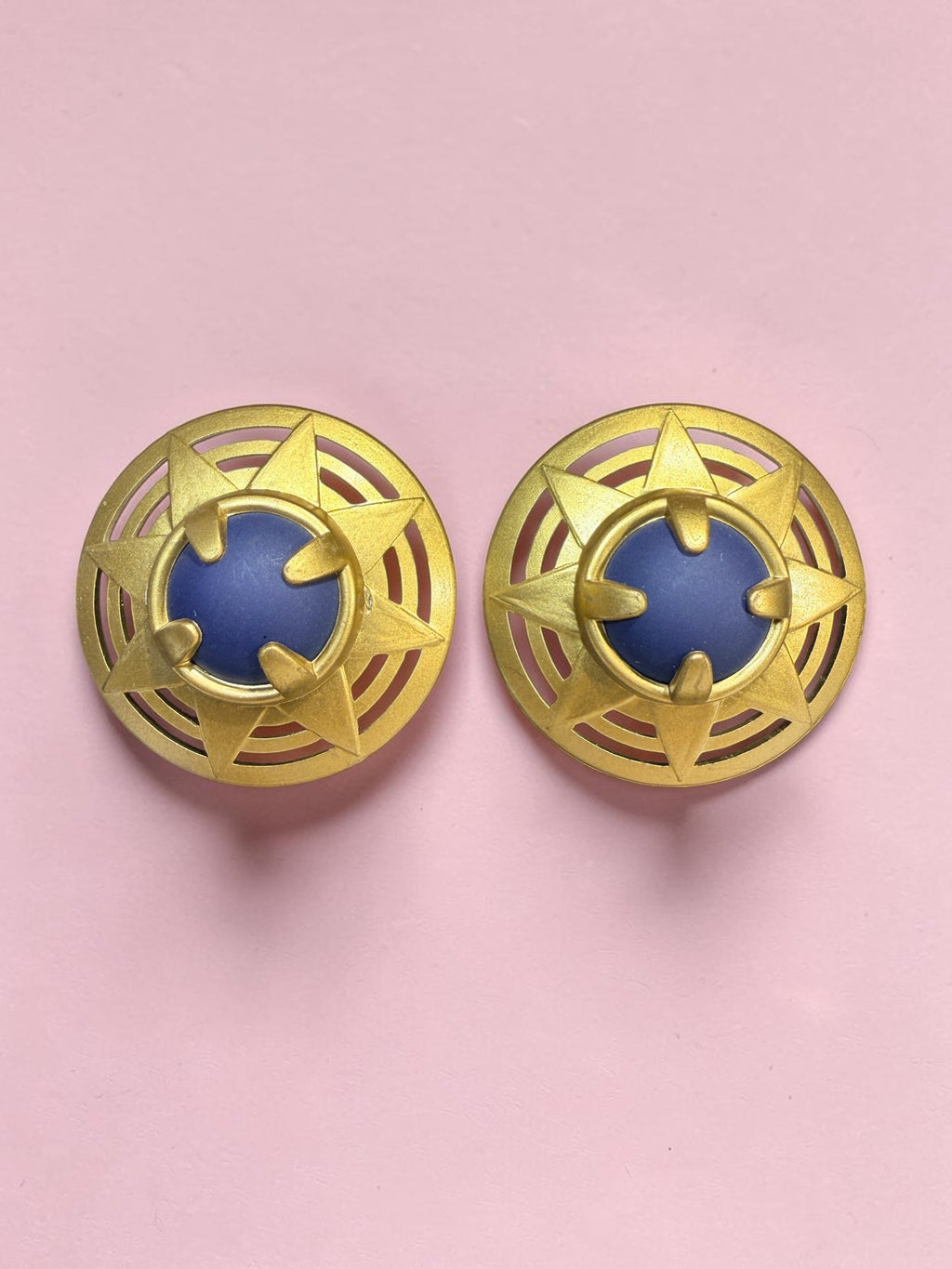 SHIELD STYLE EARRINGS