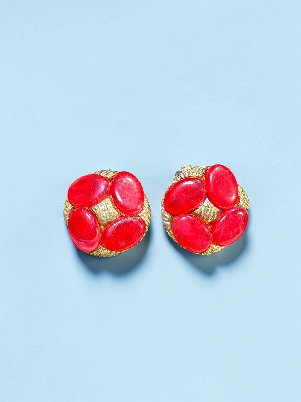 VINTAGE RED CLIP ON EARRINGS
