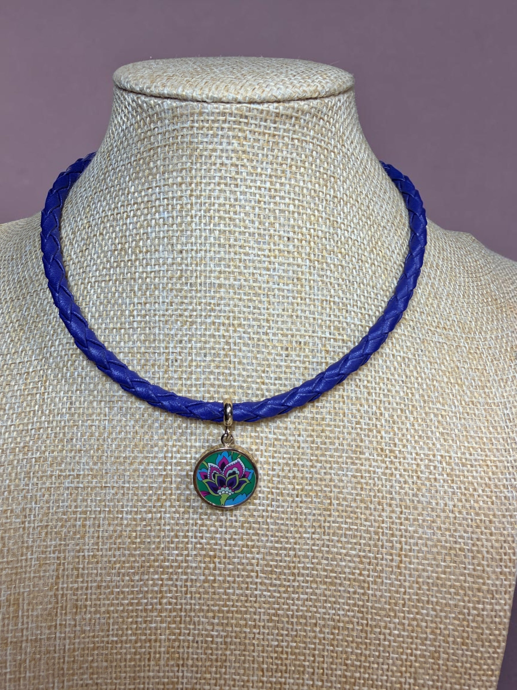VERA BRADLEY NECKLACE