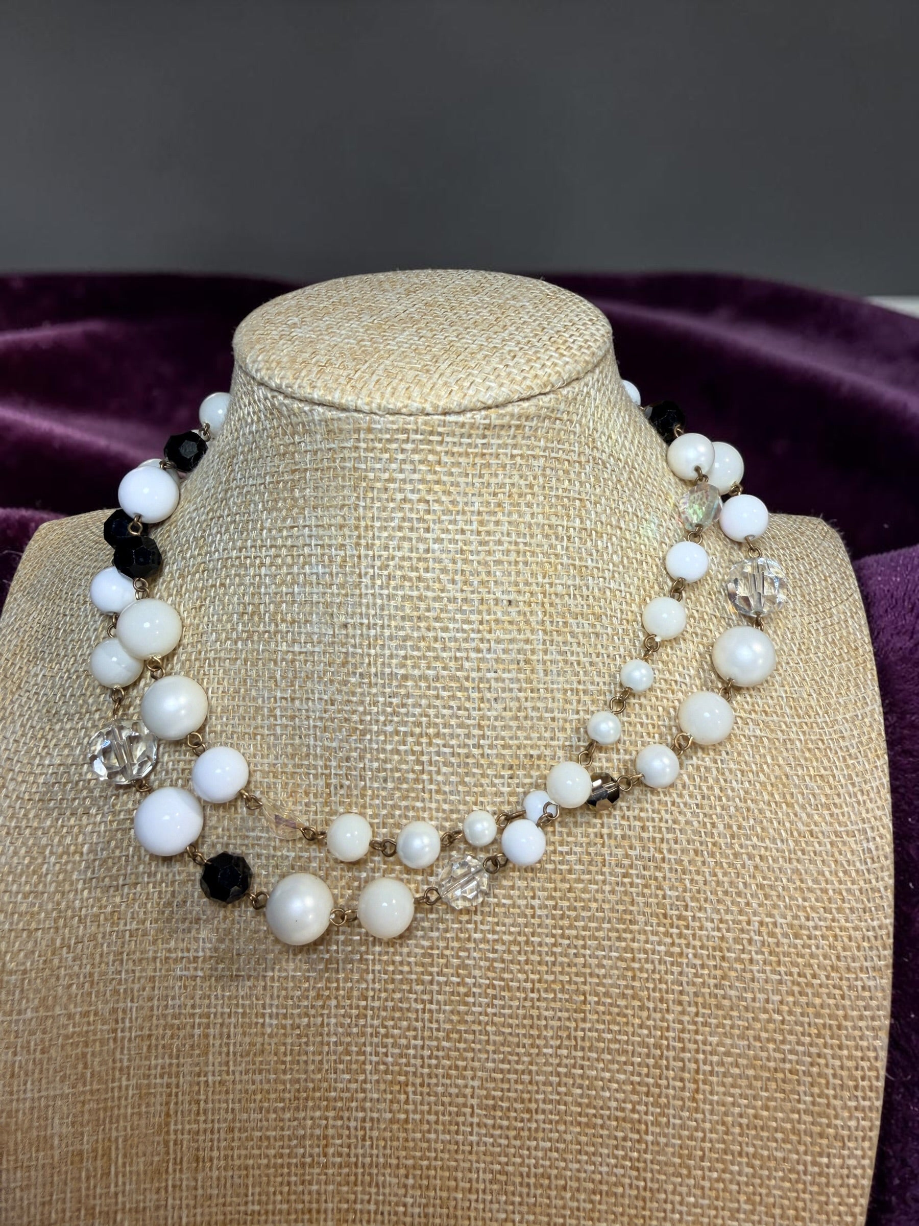 VINTAGE MARVELLA AB GLASS NECKLACE