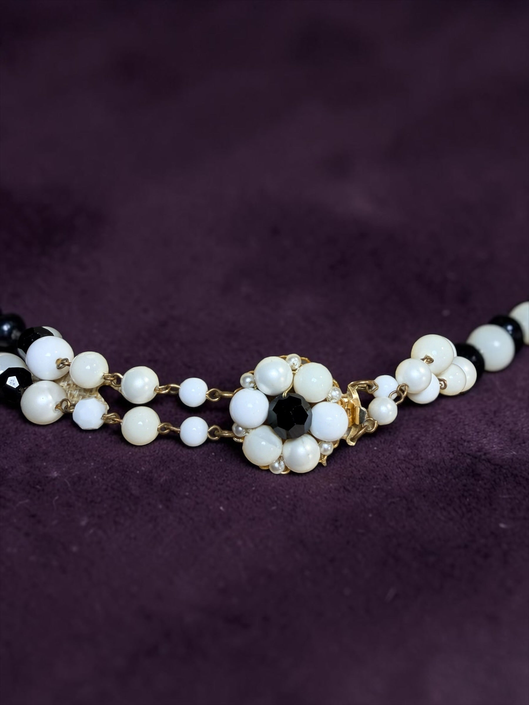 VINTAGE MARVELLA AB GLASS NECKLACE