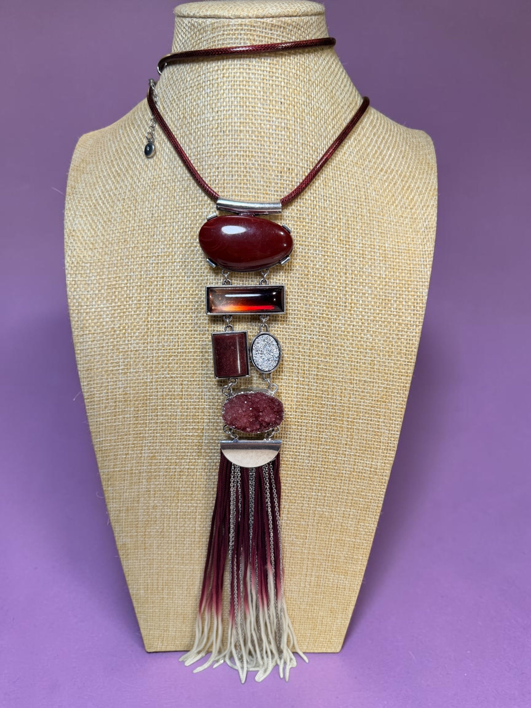 BURGUNDY STATEMENT NECKLACE