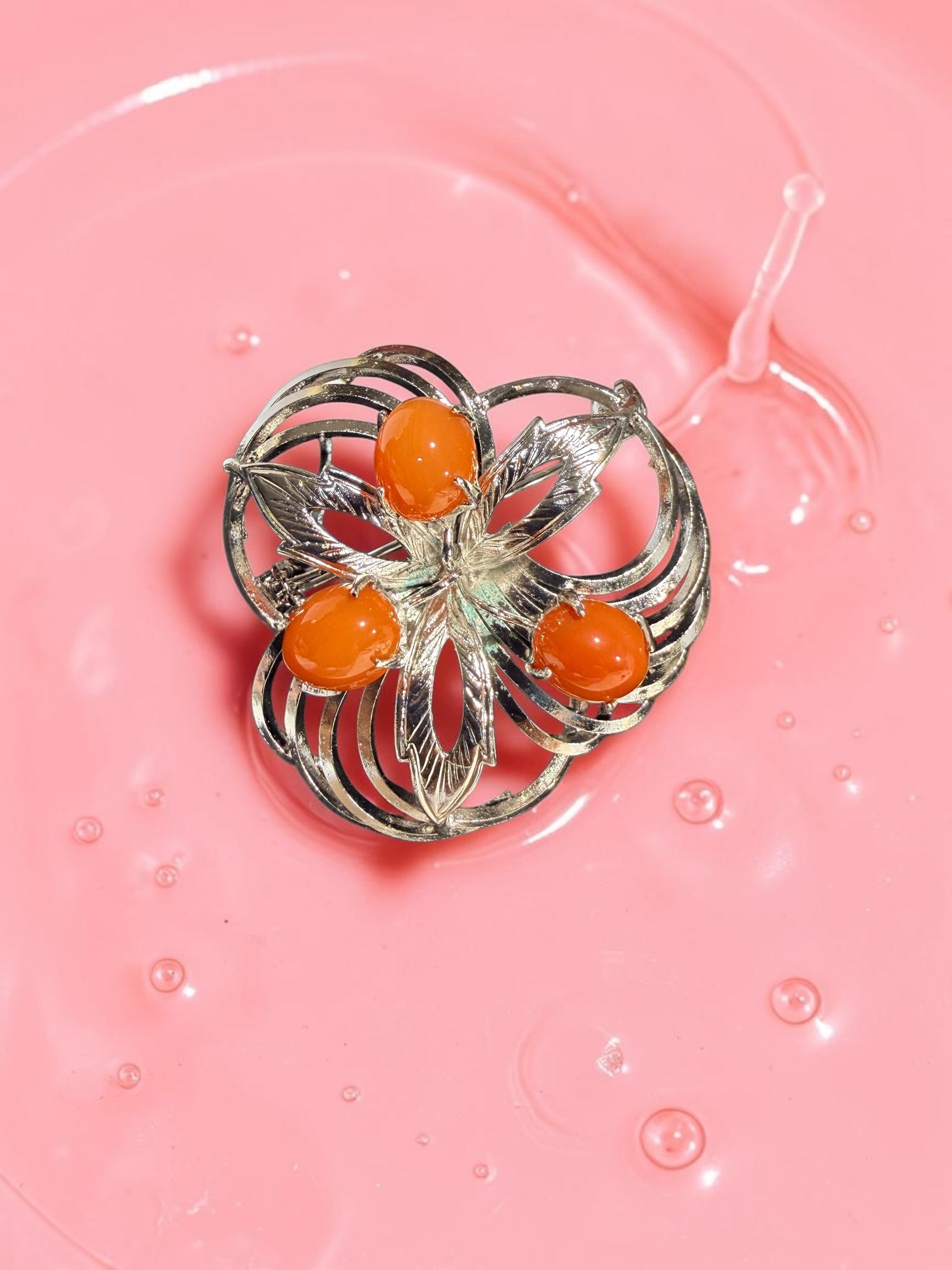 VINTAGE FLORAL BROOCH