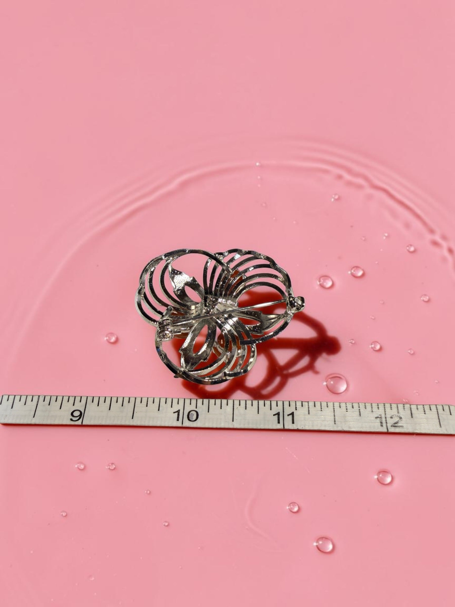 VINTAGE FLORAL BROOCH
