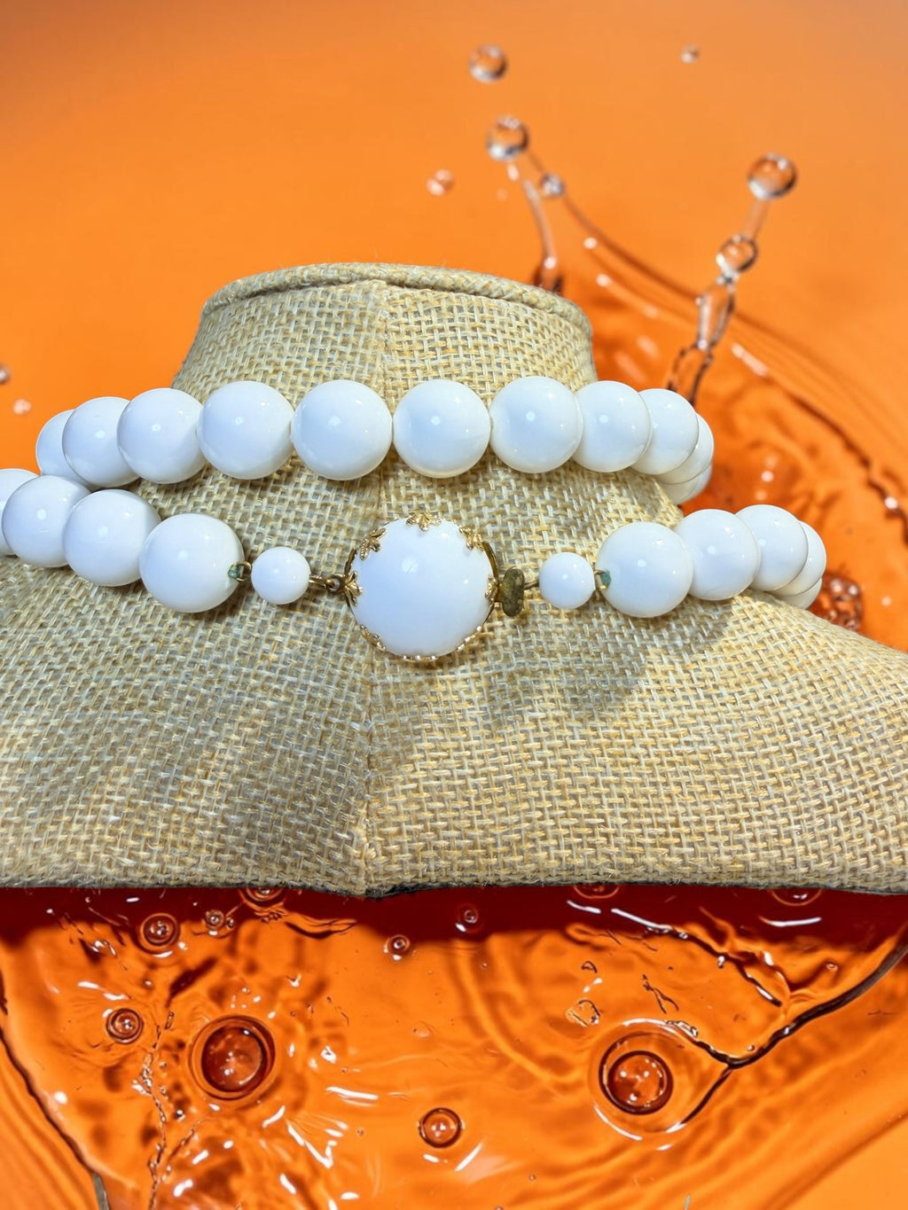 VINTAGE WHITE BEADED NECKLACE