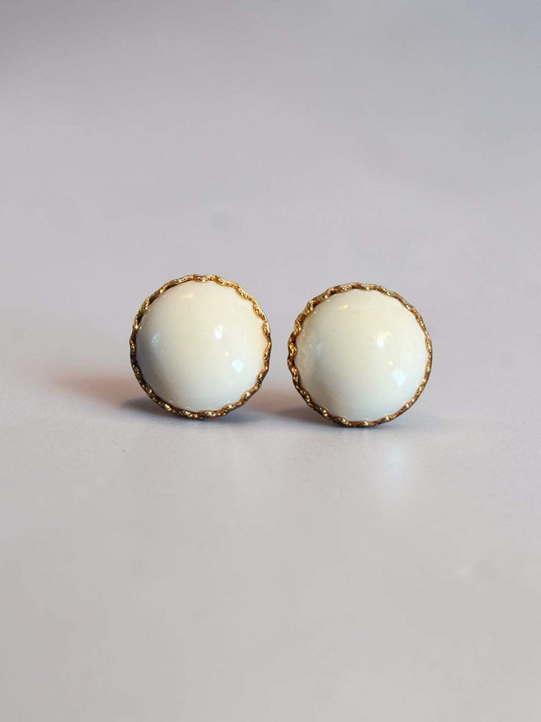 CASTLE CLIFF WHITE EARRINGS