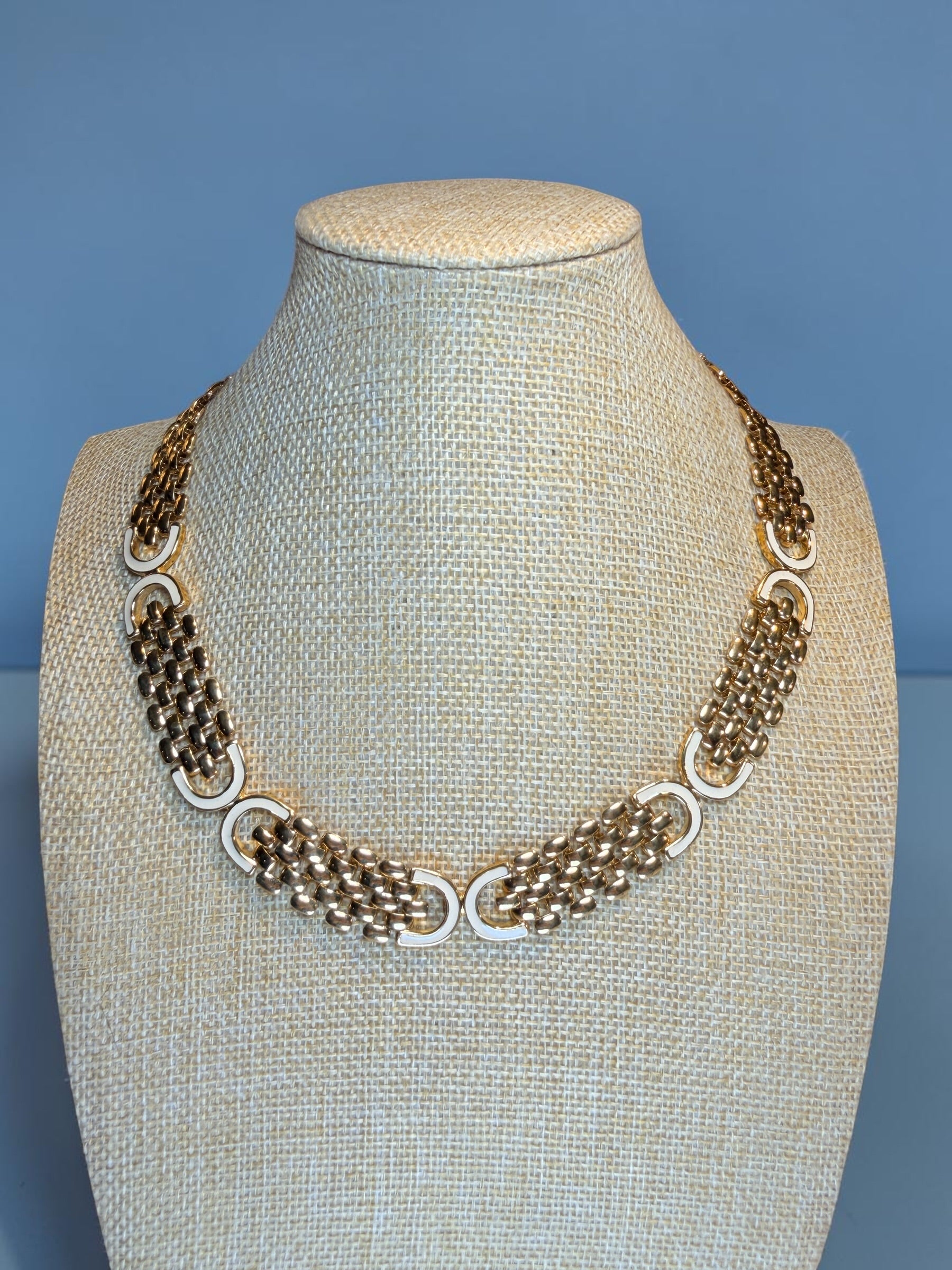 GOLD LINK NECKLACE