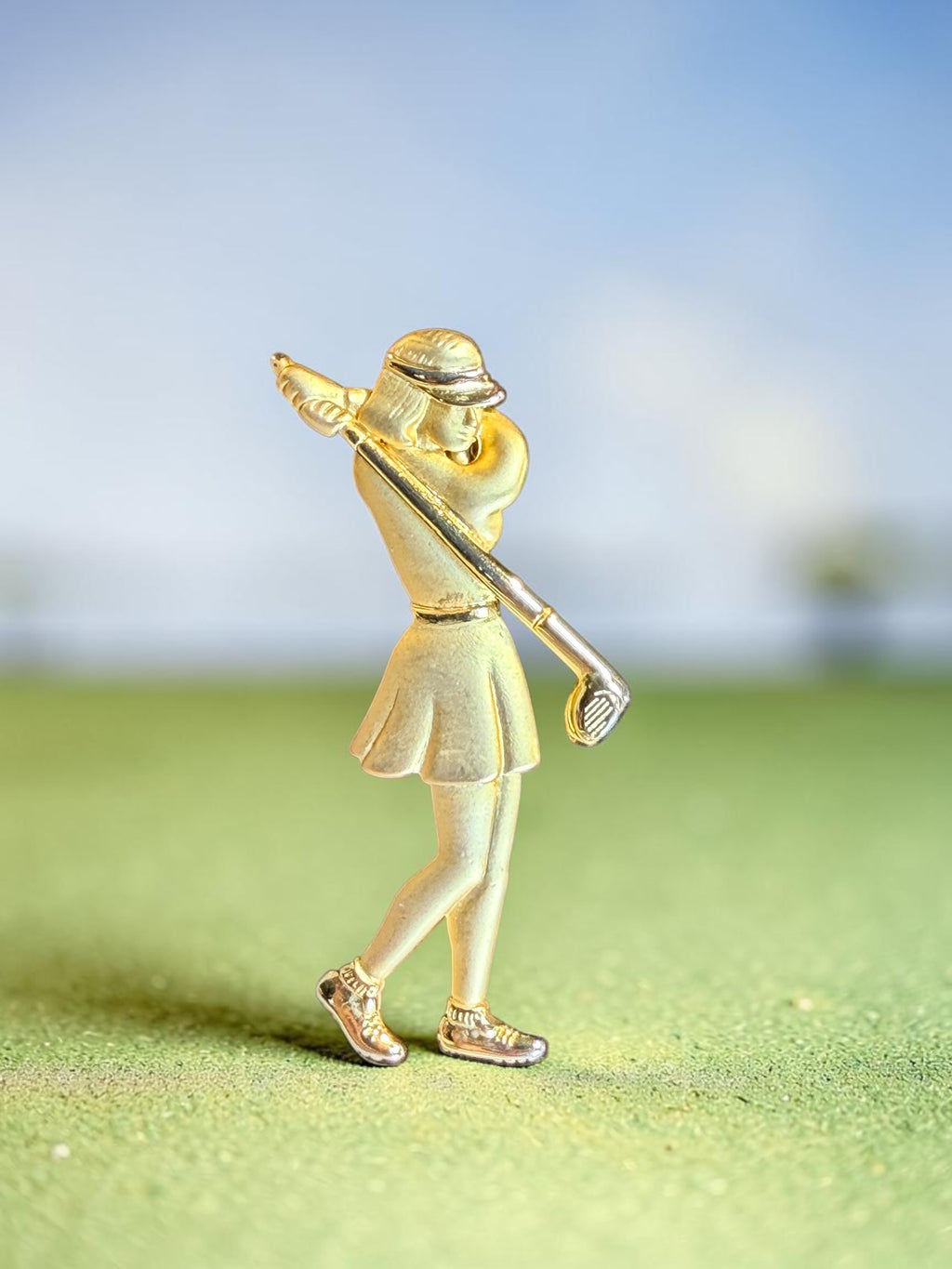 LADY GOLFER BROOCH