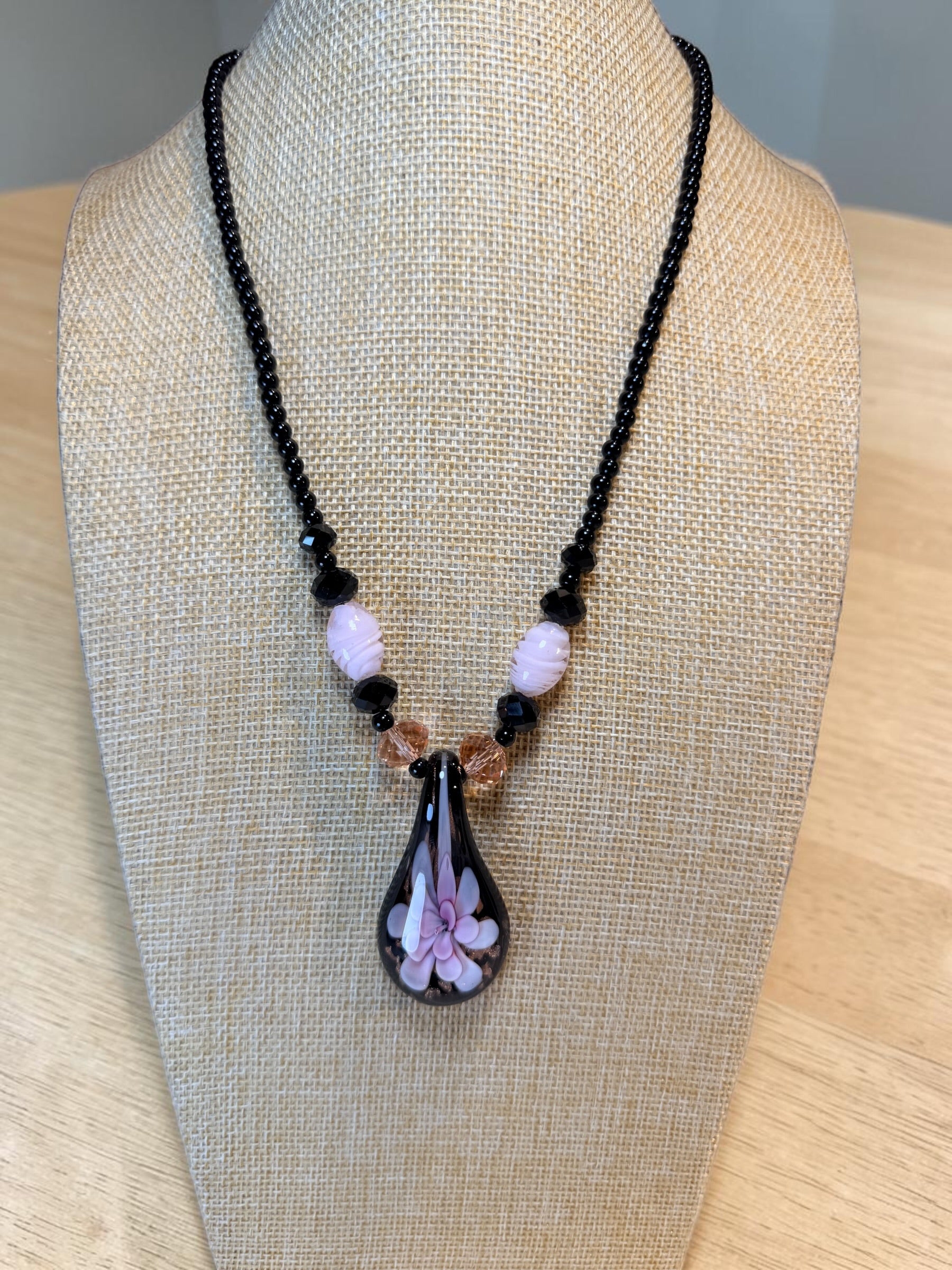 BEAUTIFUL GLASS FLORAL PENDANT W/ BLACK BEADED NECKLACE