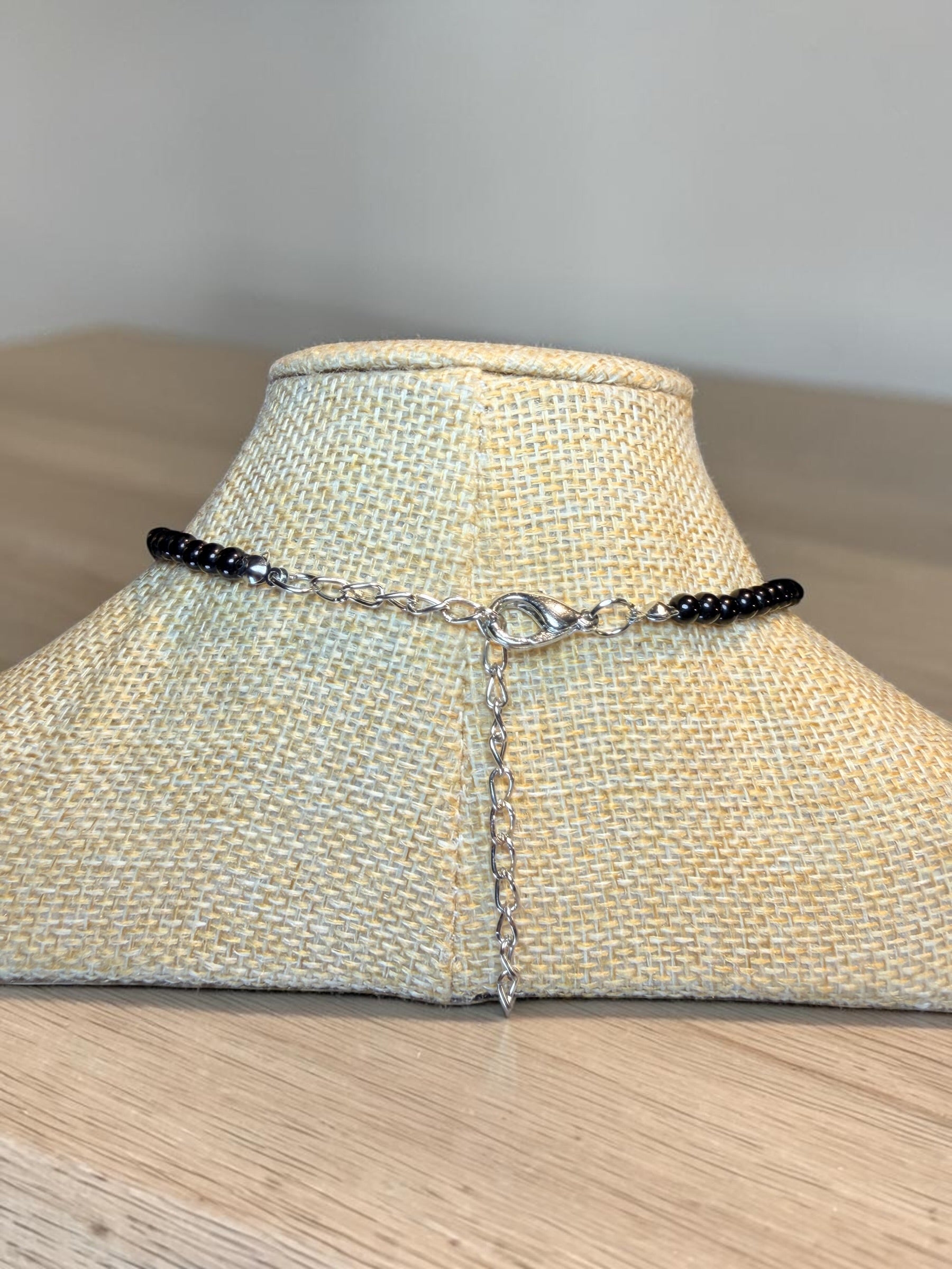BEAUTIFUL GLASS FLORAL PENDANT W/ BLACK BEADED NECKLACE