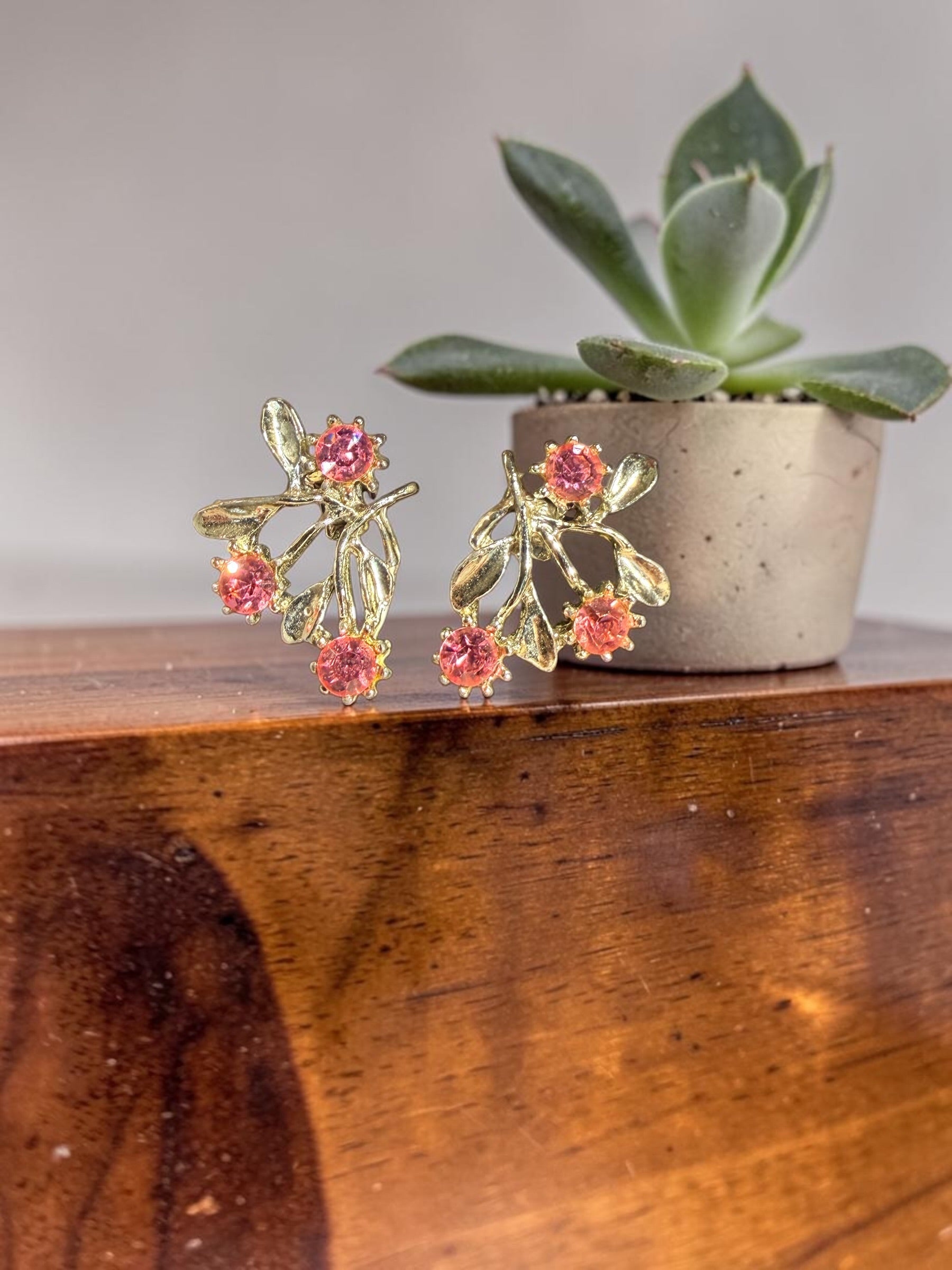 VINTAGE PINK FLORAL EARRINGS