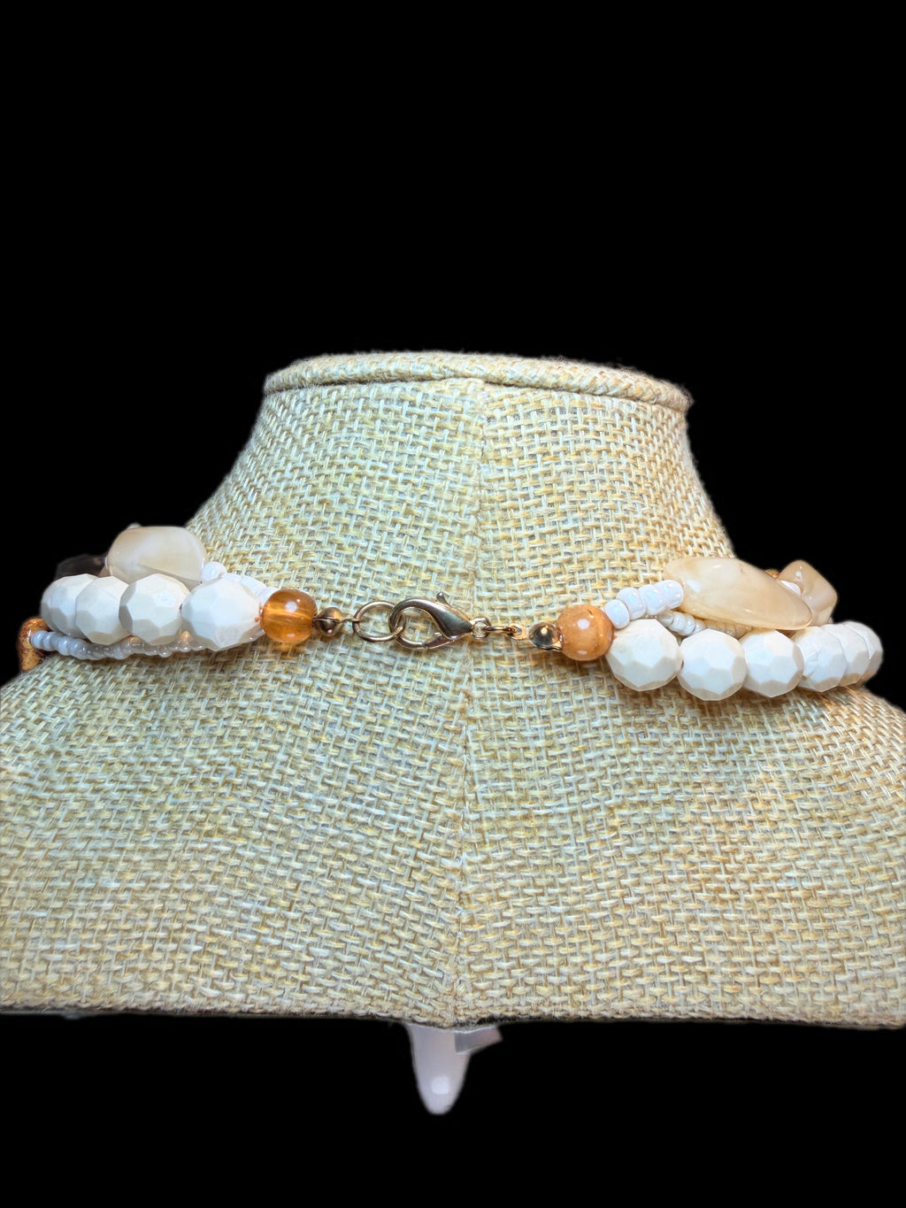 WHITE & BROWN BEADED NECKLACE