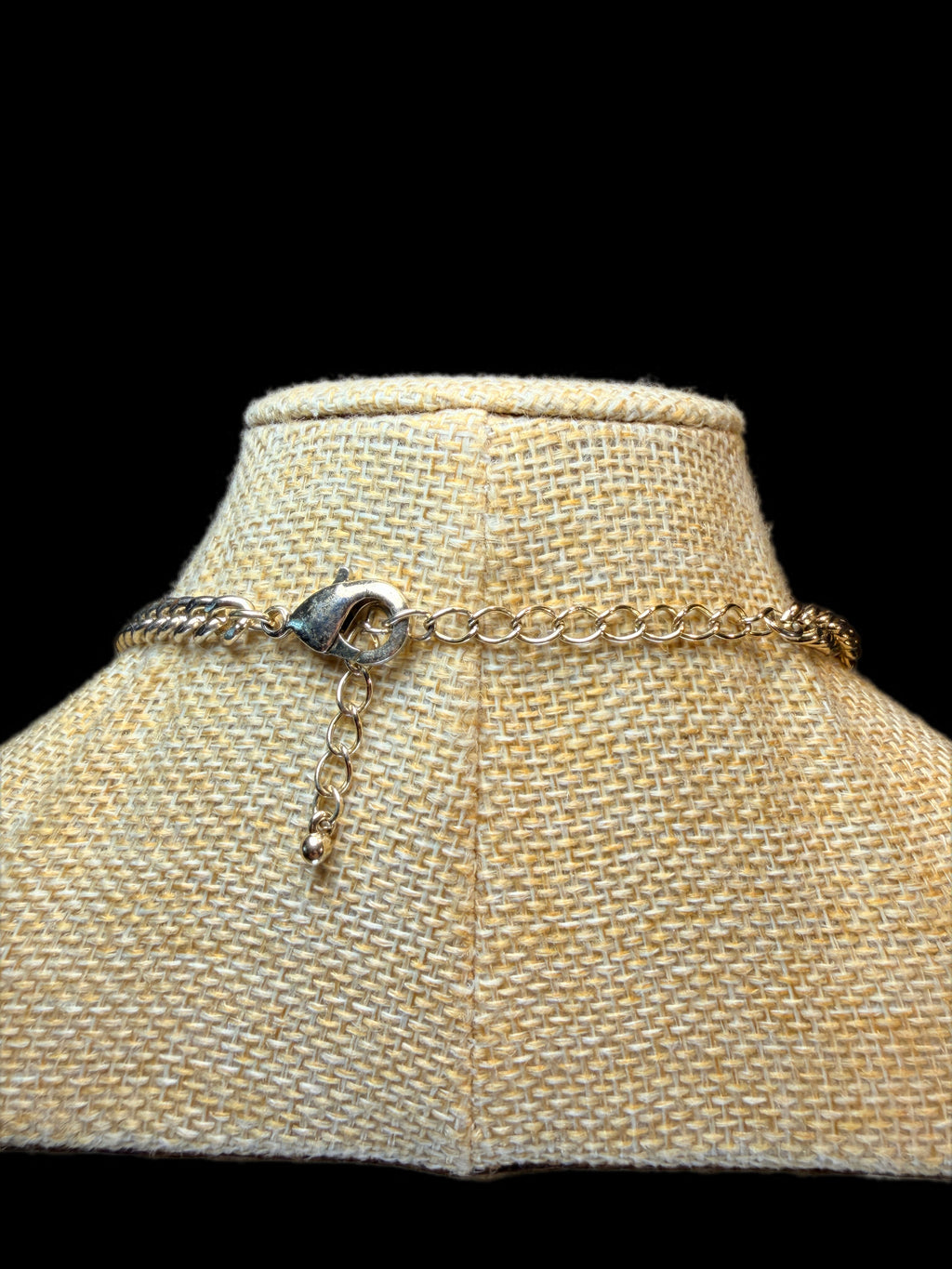METAL DISK NECKLACE