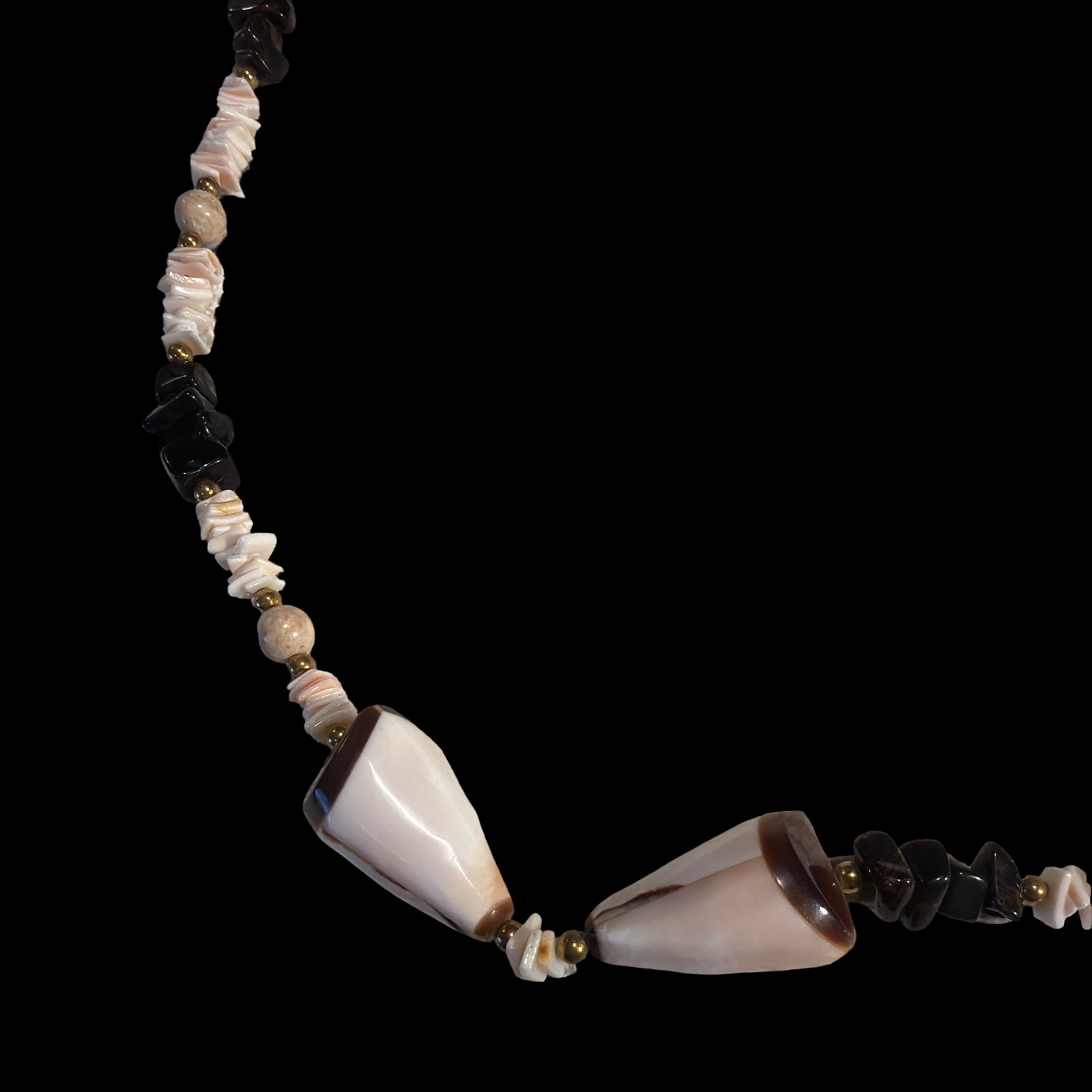 SHELLY IS THAT YOU NECKLACE AND EARRINGS