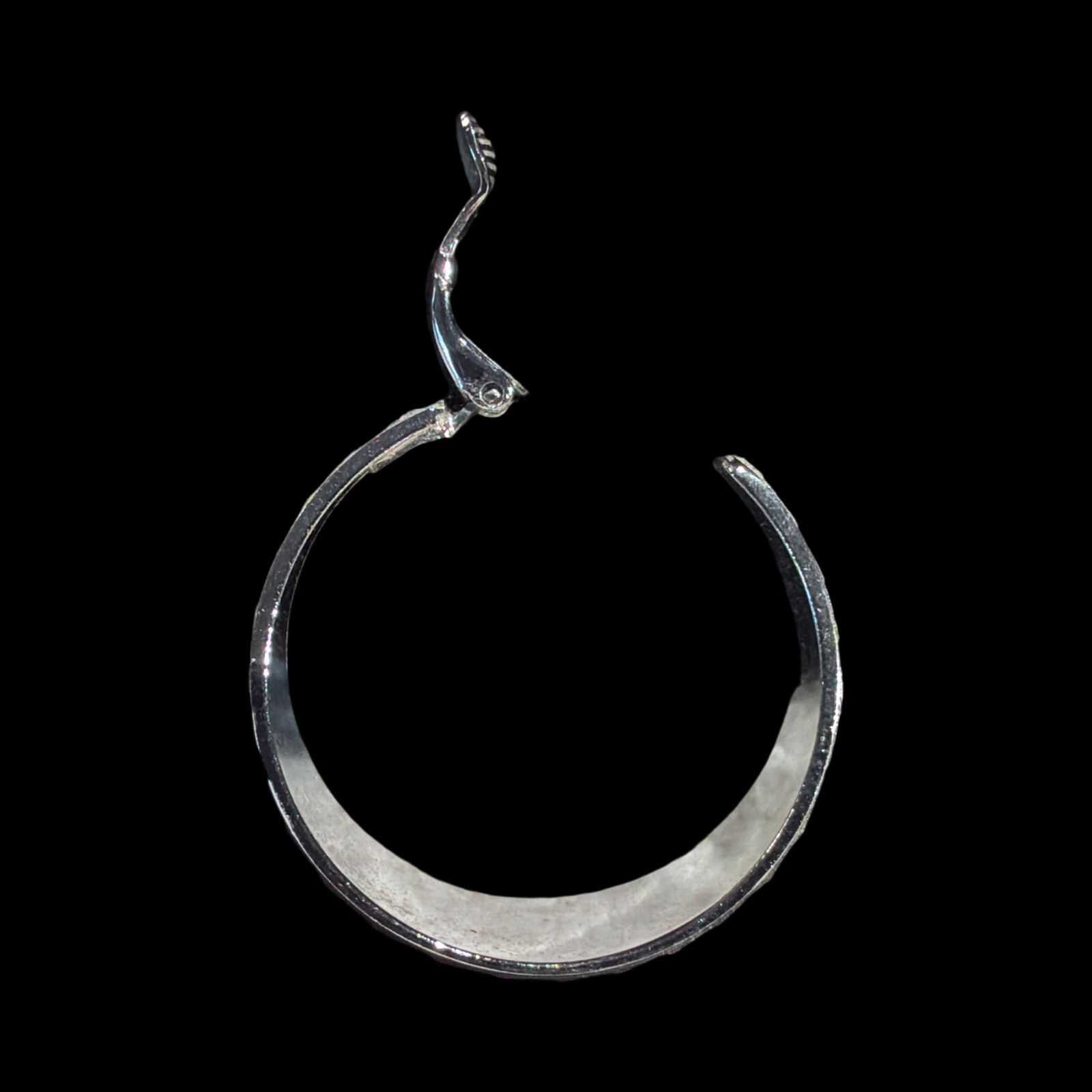 STEP ABOVE CROWN TRIFARI HOOPS