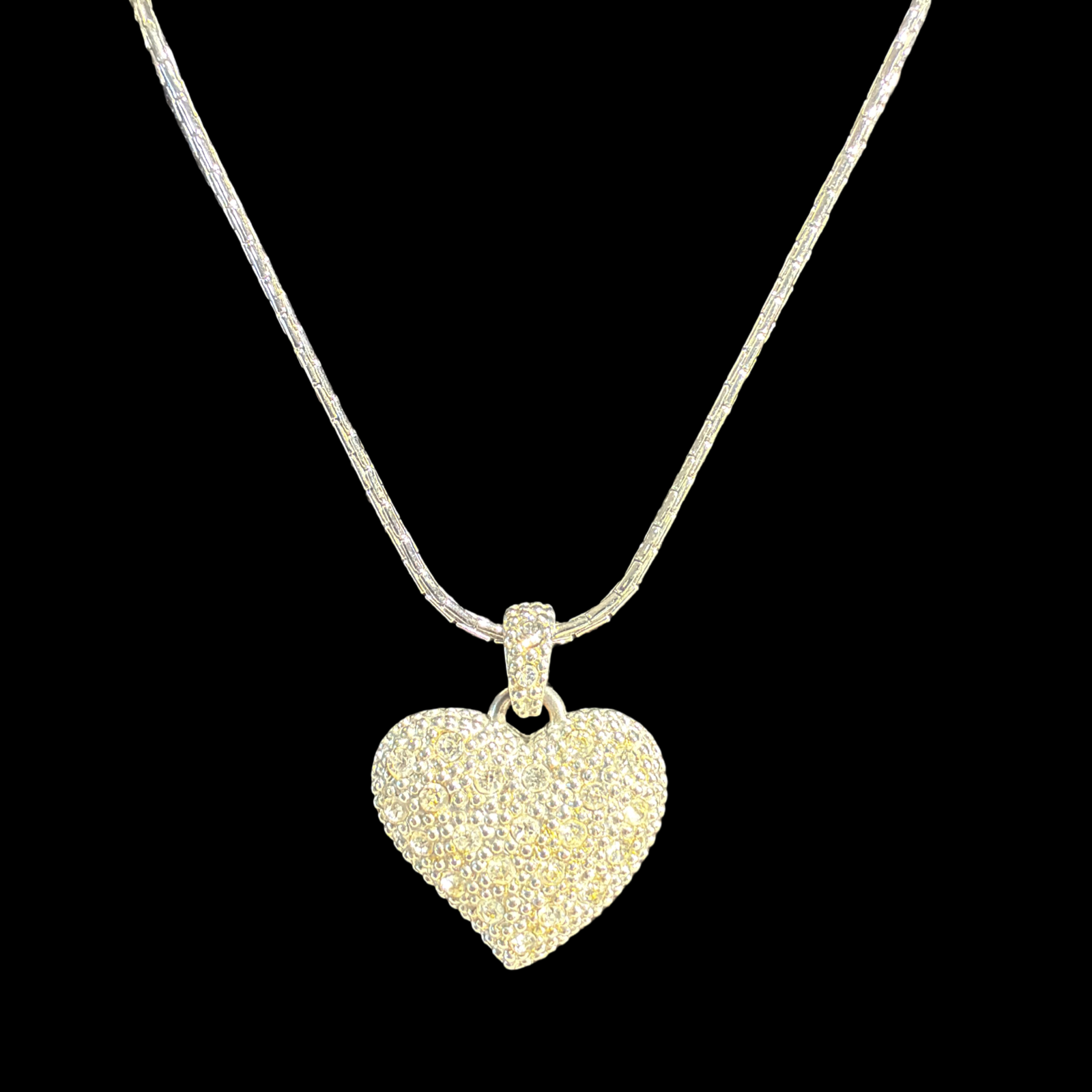 GOTTA LOVE CHICO'S NECKLACE