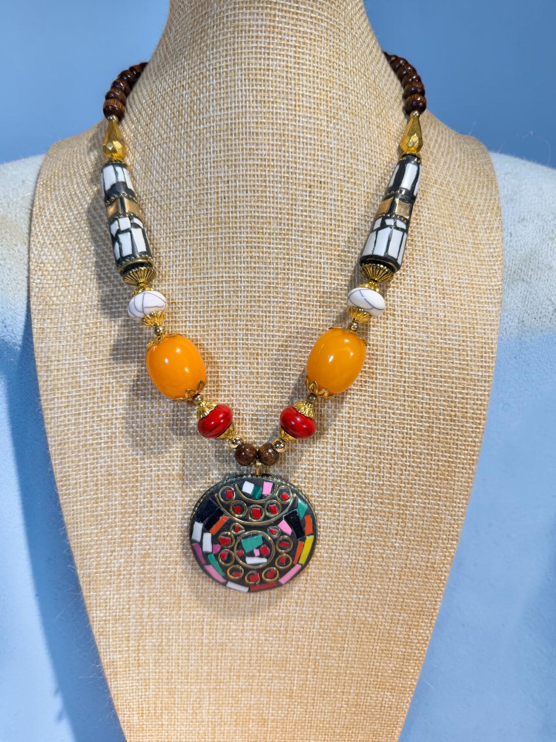 MULTI COLORED BEAD NECKLACE