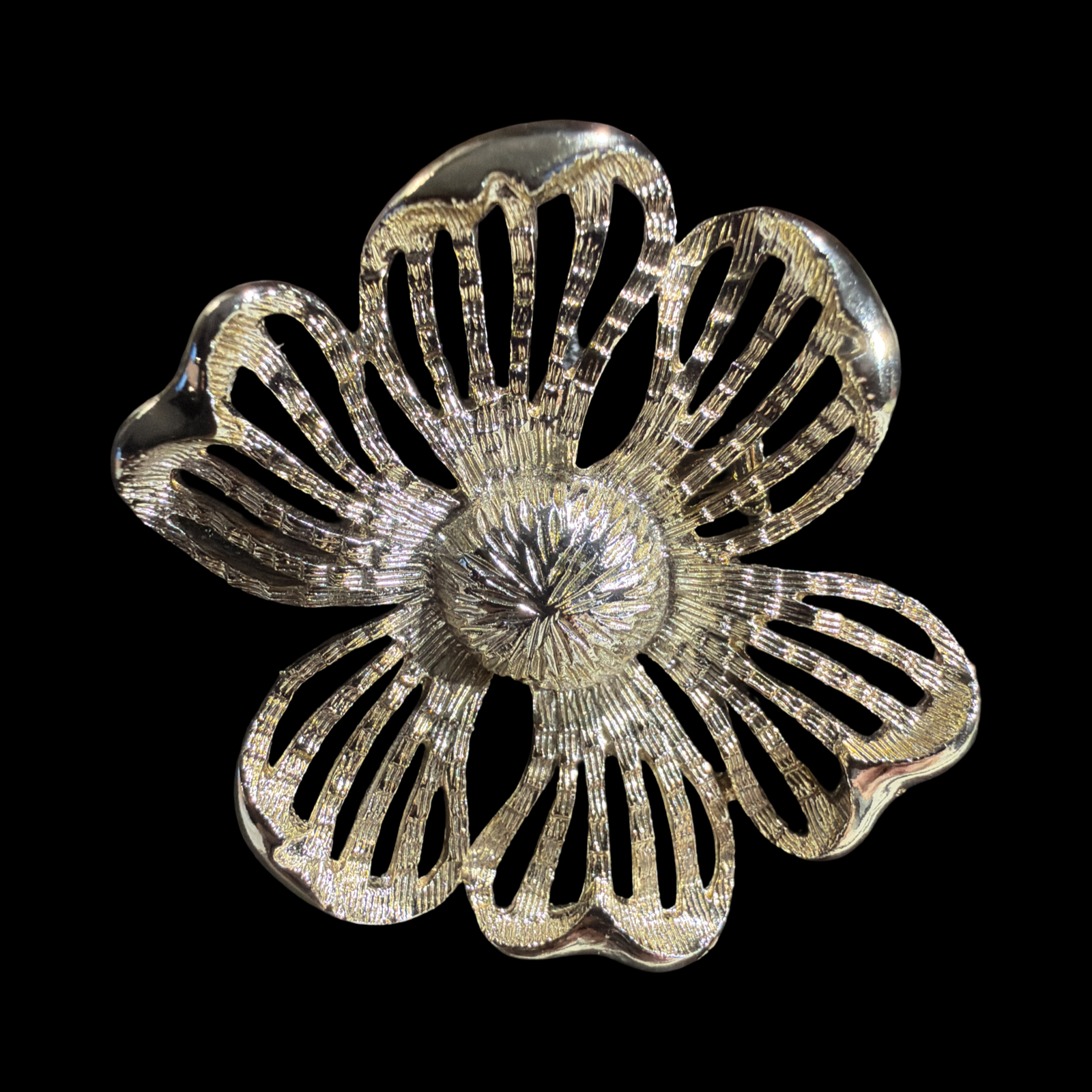 TEXTURED GOLD TONE FLOWER BROOCH