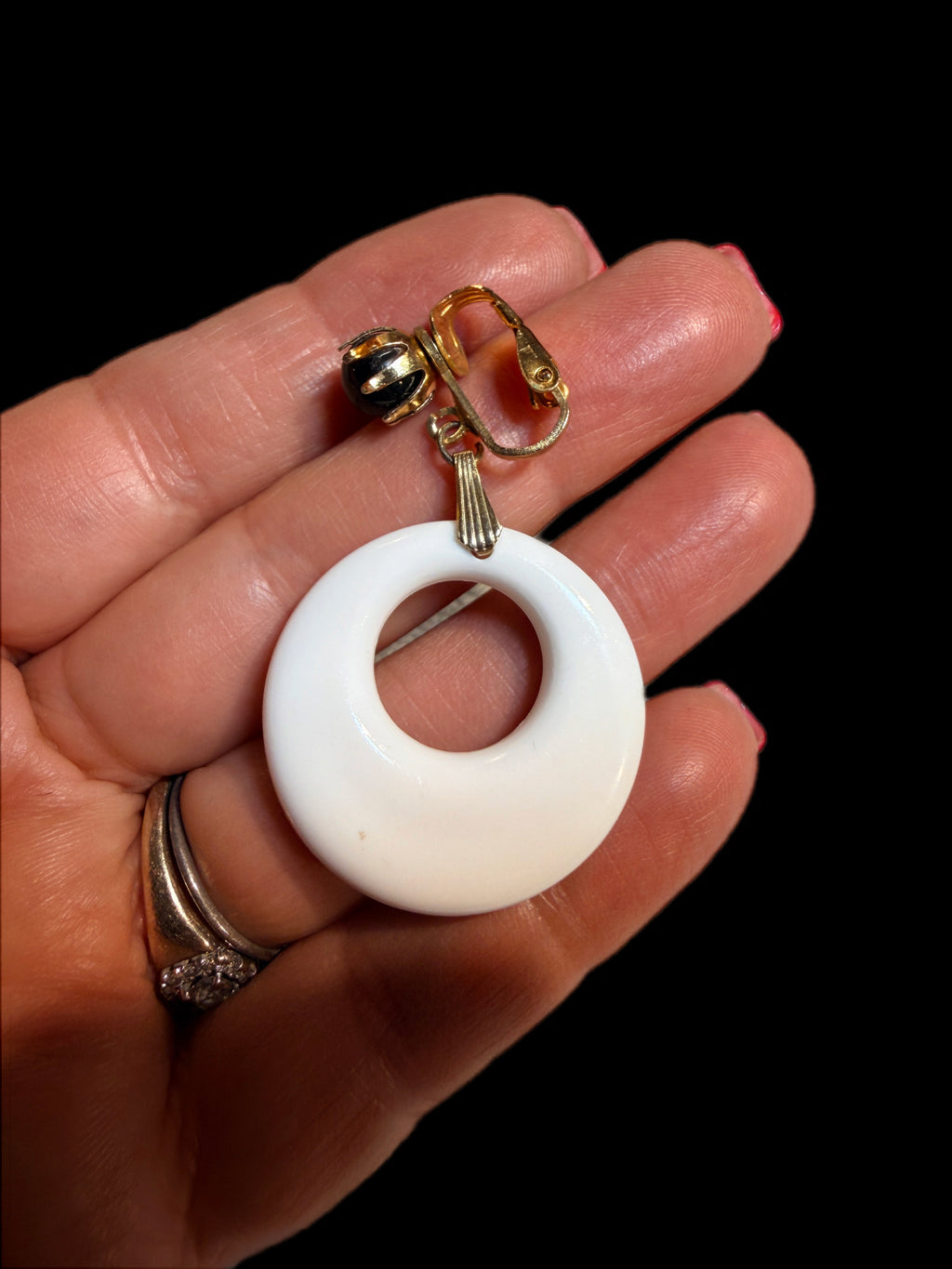 VINTAGE WHITE& BLACK EARRINGS