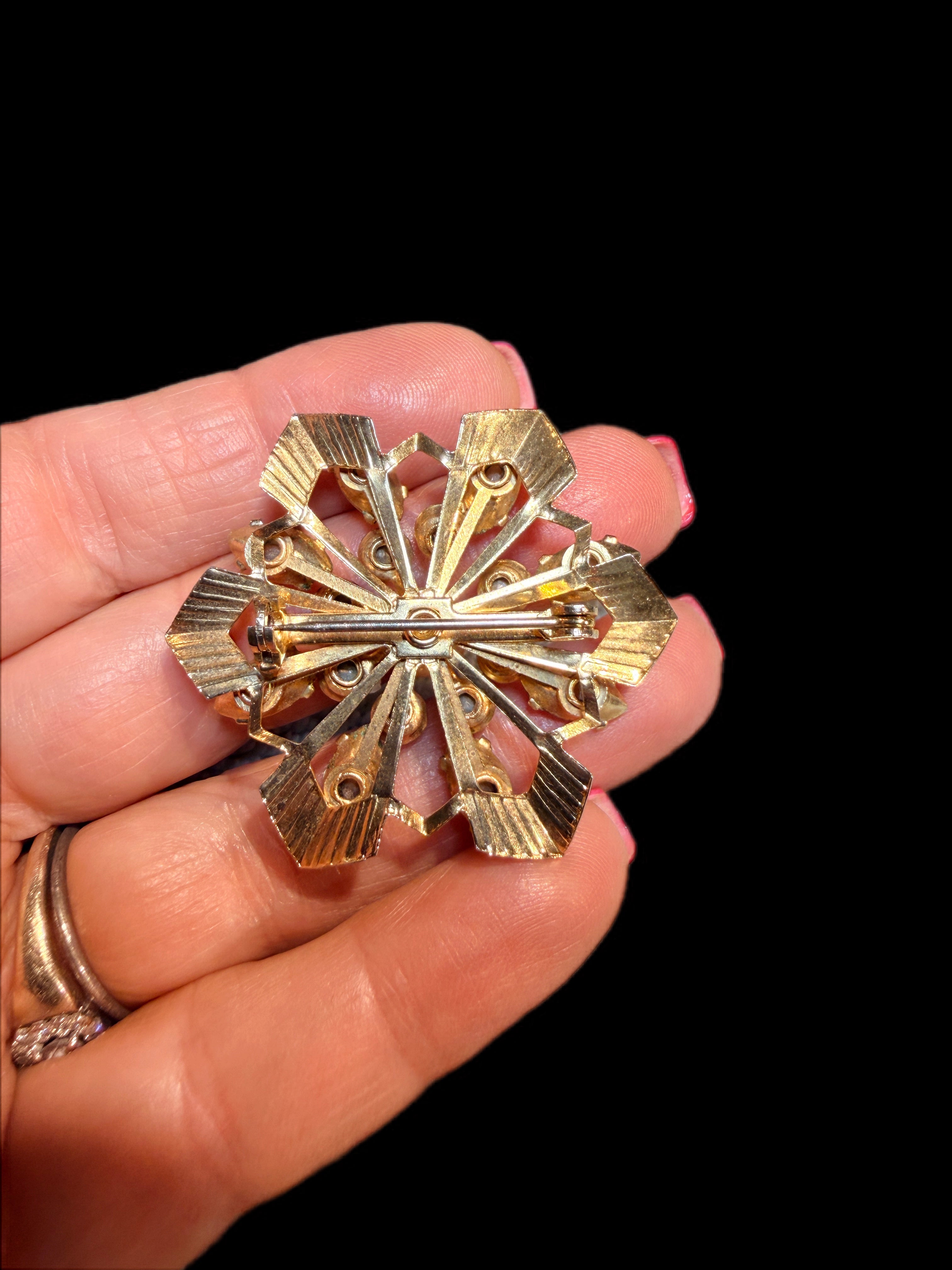 VINTAGE BLUE RHINESTONE & PEARL BROOCH