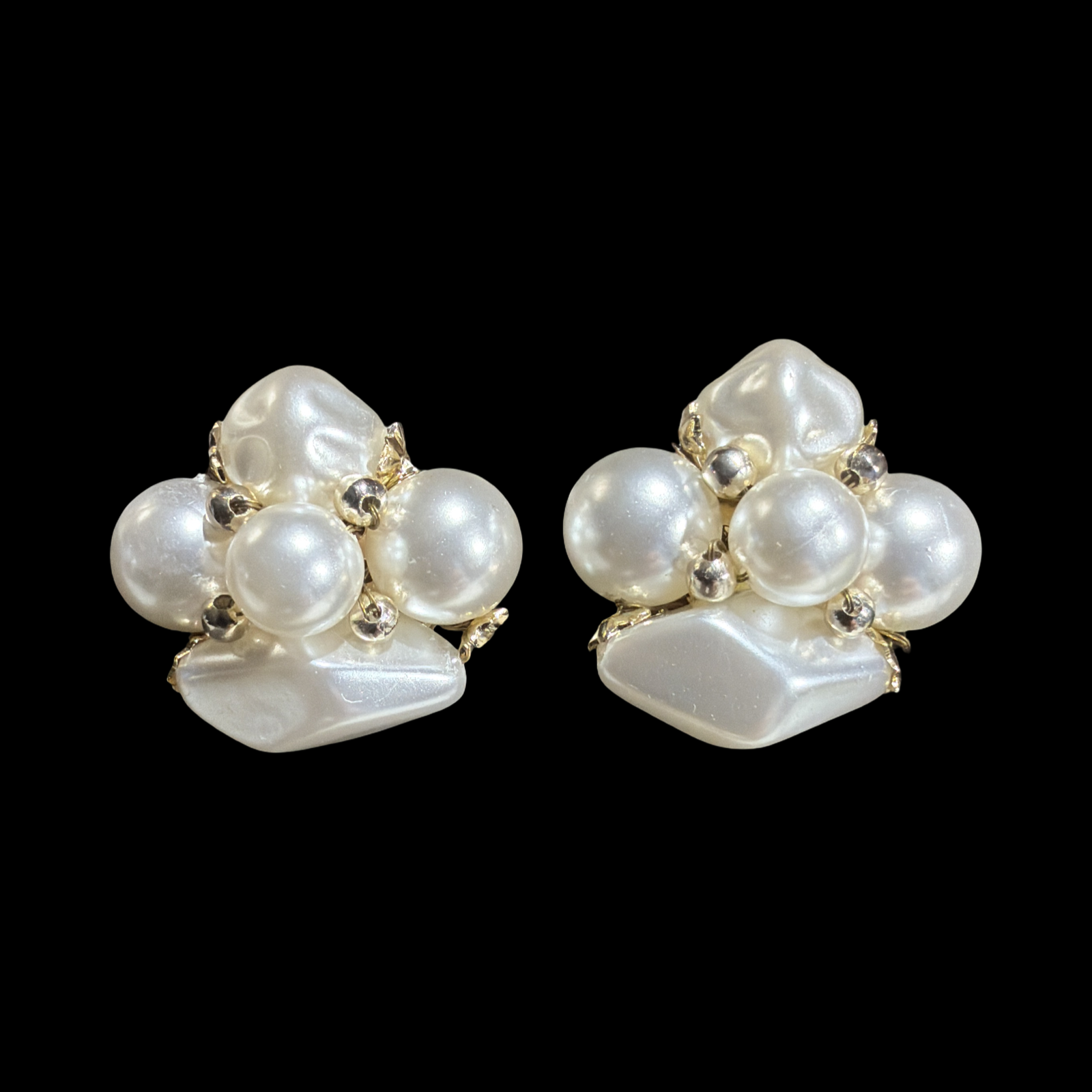 JAPAN PEARL CLIP ONS