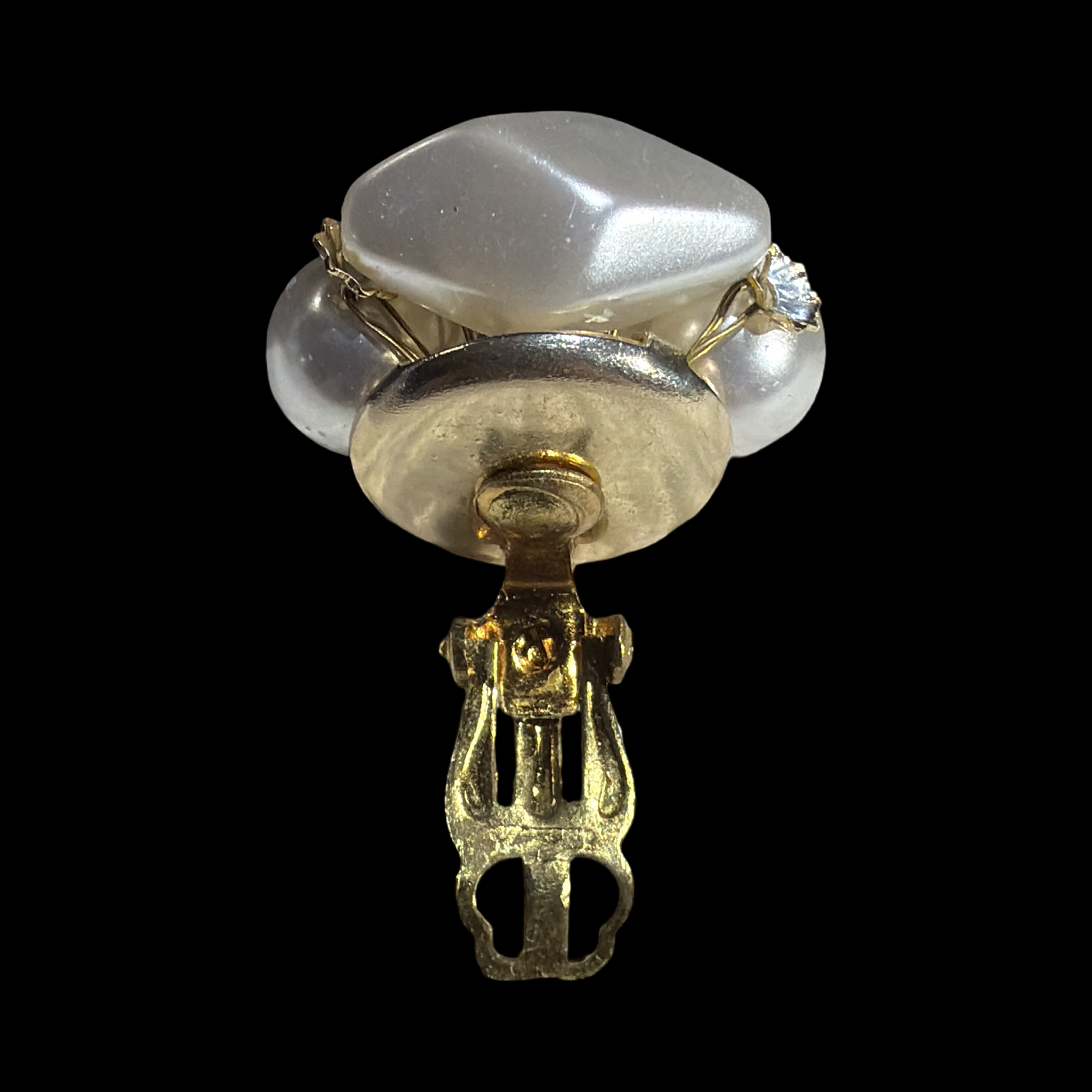 JAPAN PEARL CLIP ONS