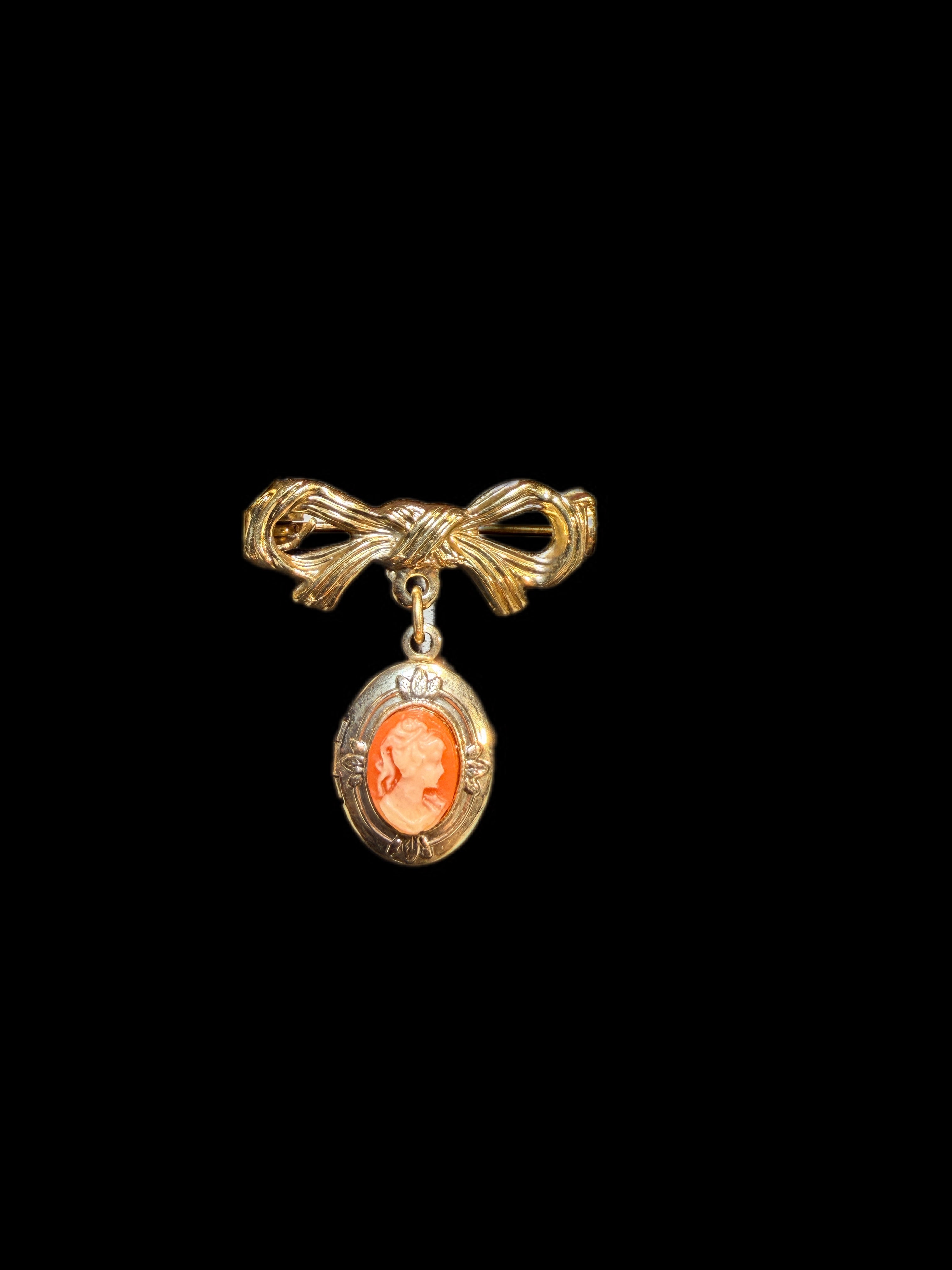 VINTAGE DAINTY CAMEO LOCKET BROOCH