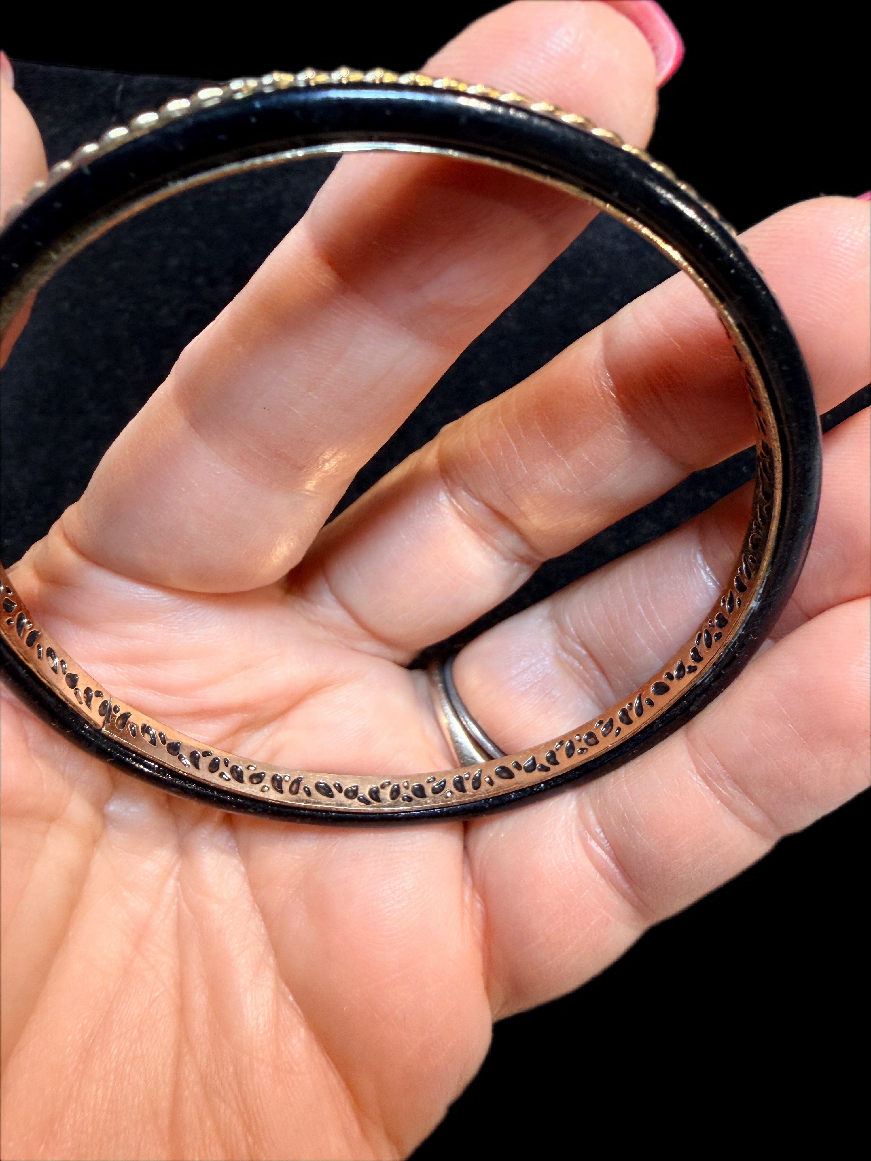 VERY NICE BLACK & GOLD BANGLE