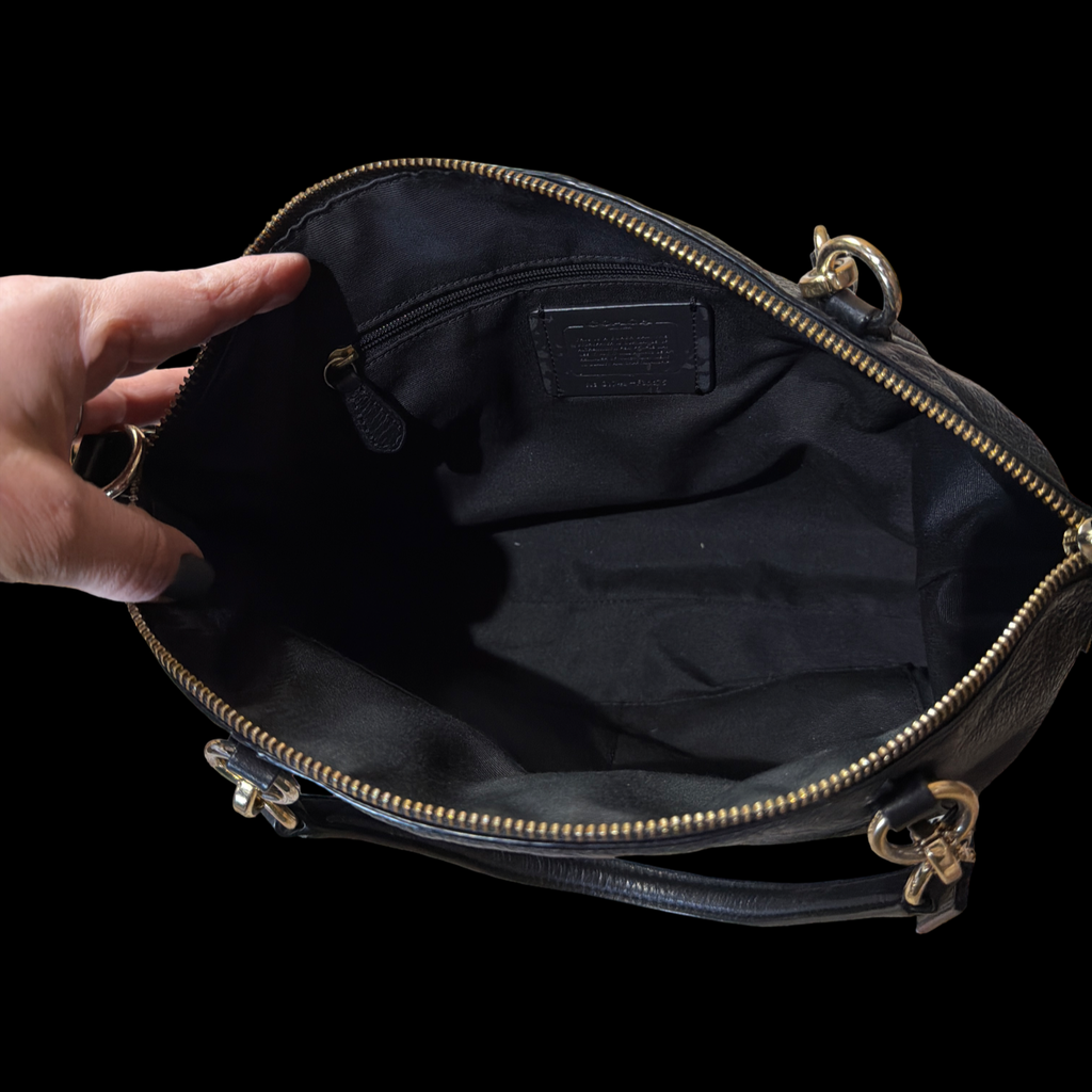 COACH PEBBLE BLACK PURSE