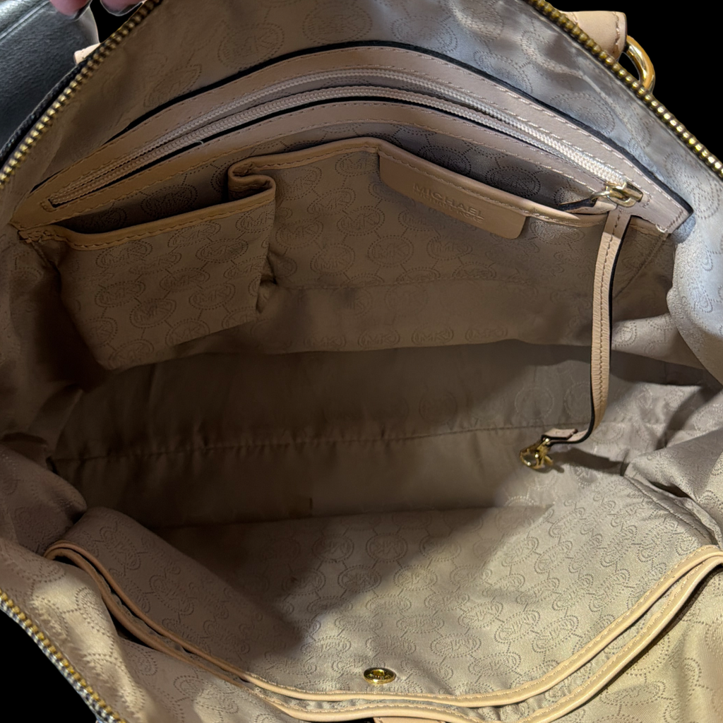 MICHAEL KORS SIGNATURE LOGO PURSE