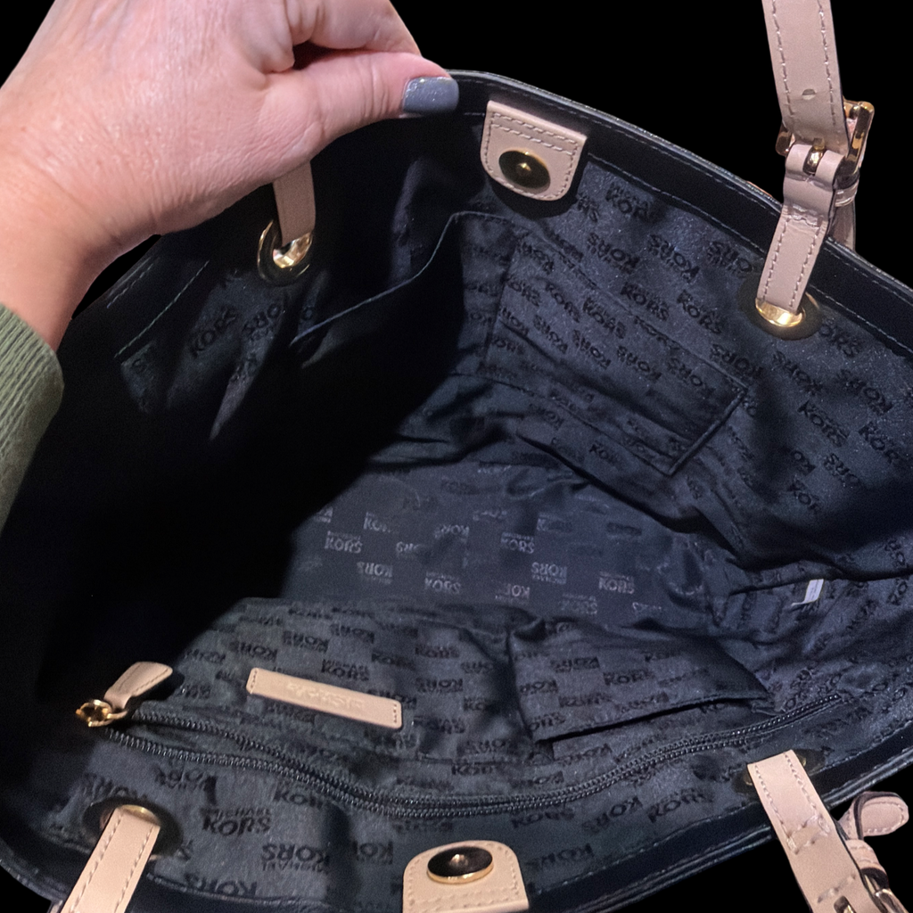 MICHAEL KORS SAFFIANO PURSE