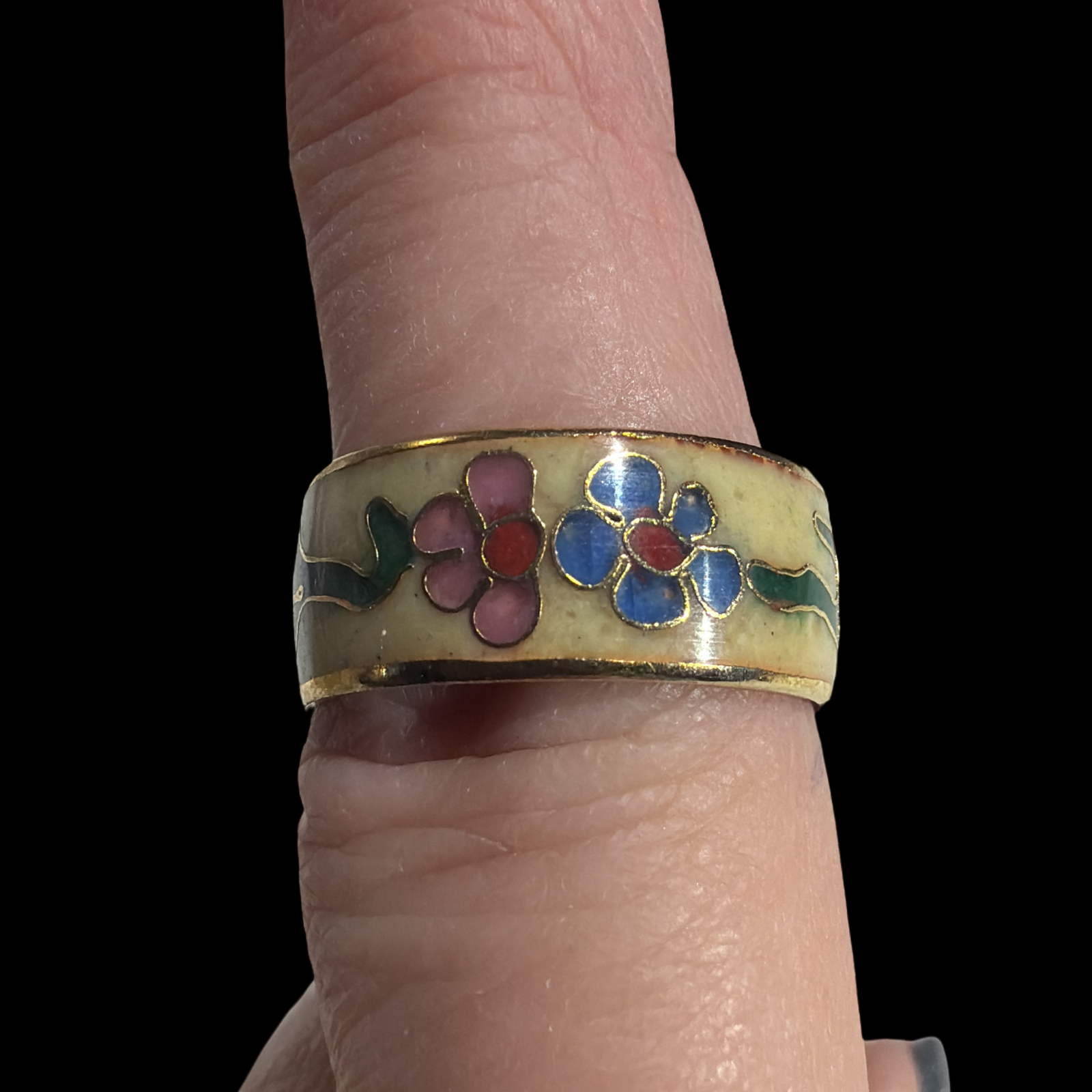 CREAM CLOISONNE RING