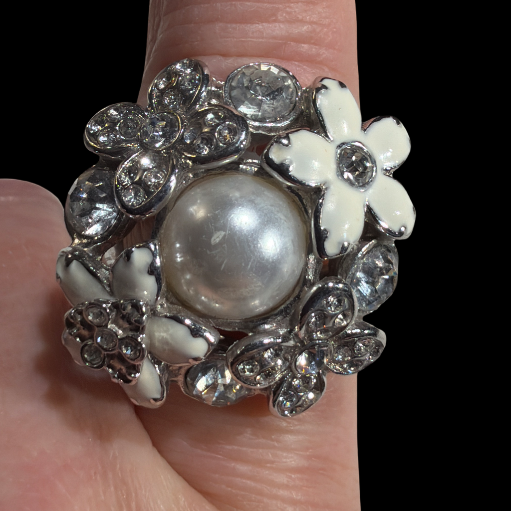 LIA SOPHIA CATCH THE BOUQUET