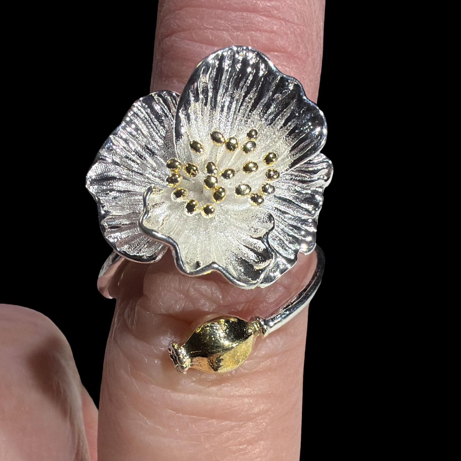 TWISTED POPPY RING