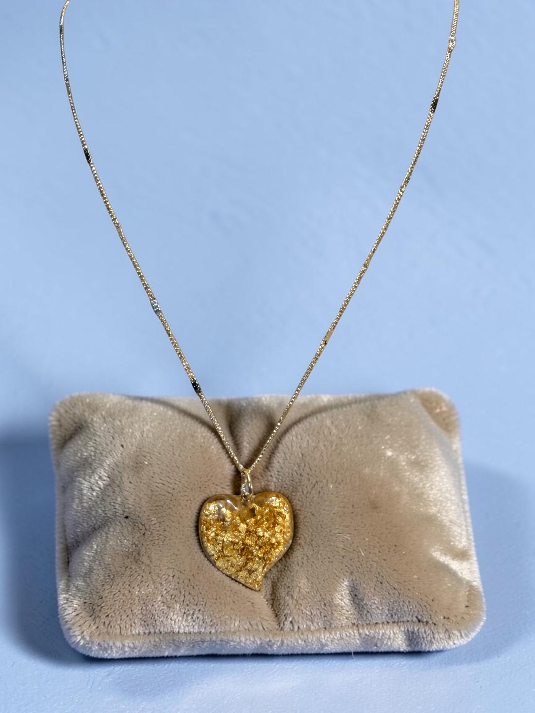 "HEART OS GOLD" GOLD TONE FOIL IN LIQUID INSIDE HEART PENDANT NECKLACE