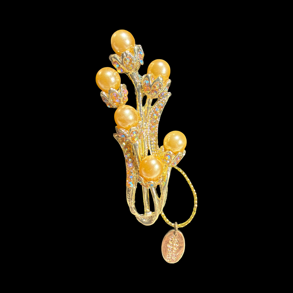 ASOVIER GOGUETTE BROOCH