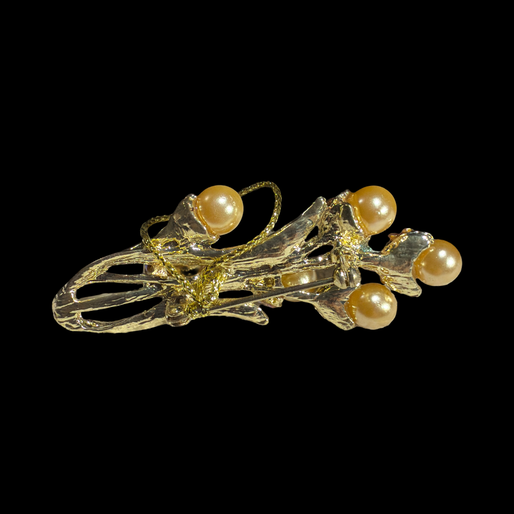 ASOVIER GOGUETTE BROOCH