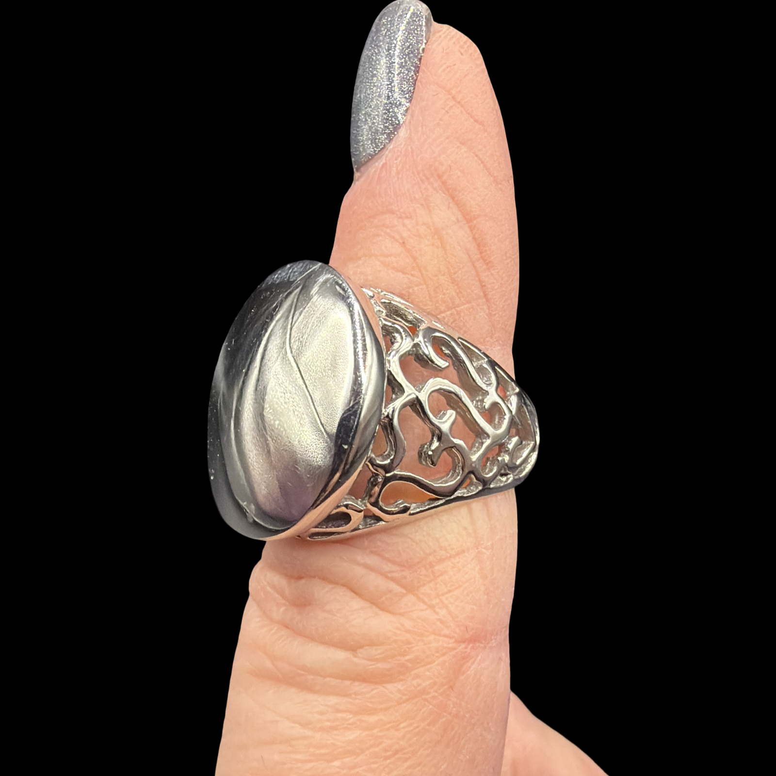 SILVER BUTTON TOP RING