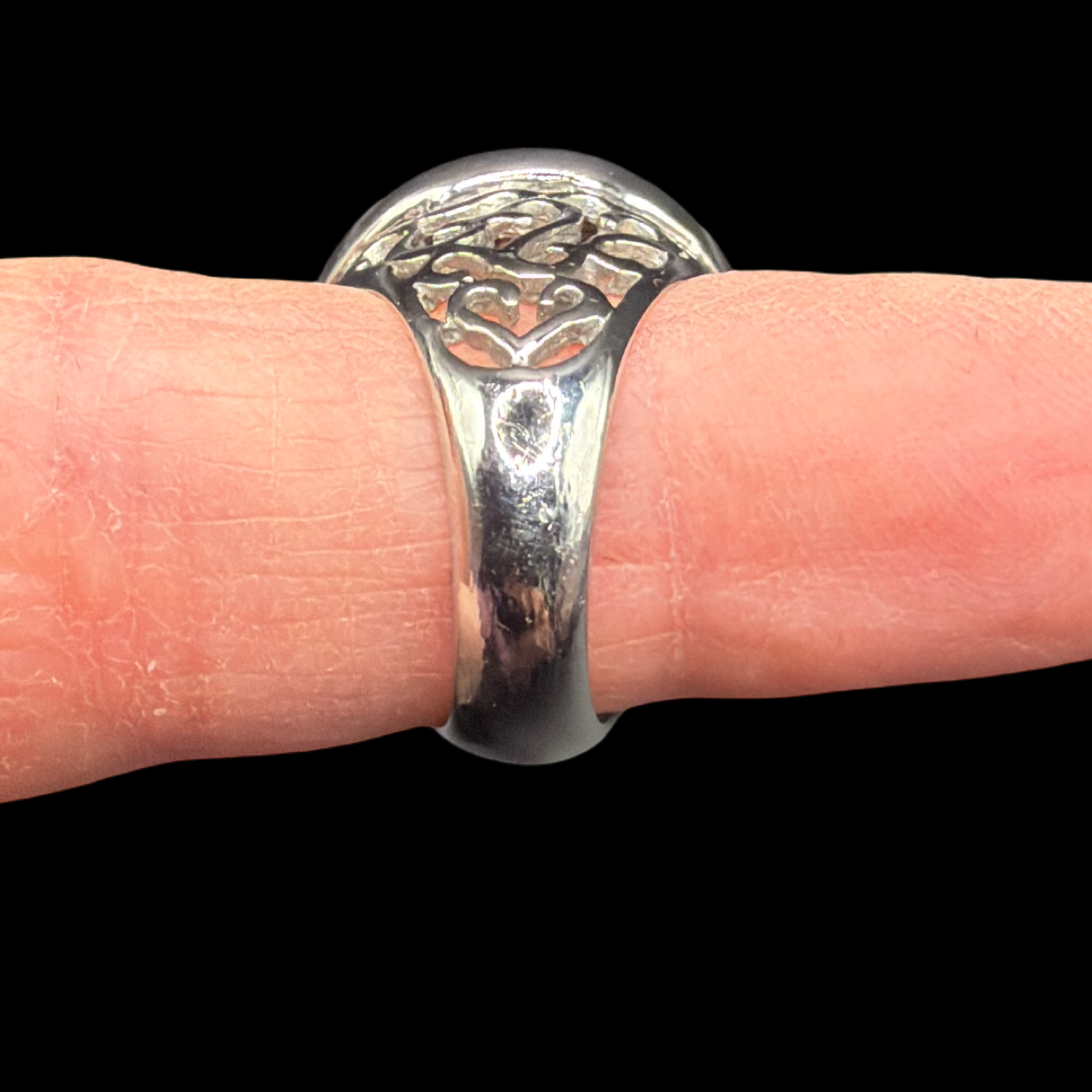 SILVER BUTTON TOP RING