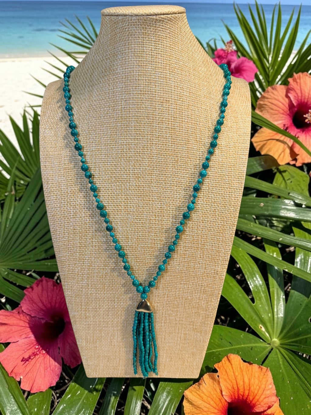 NEW LOFT AQUA GLASS BEAD NECKLACE