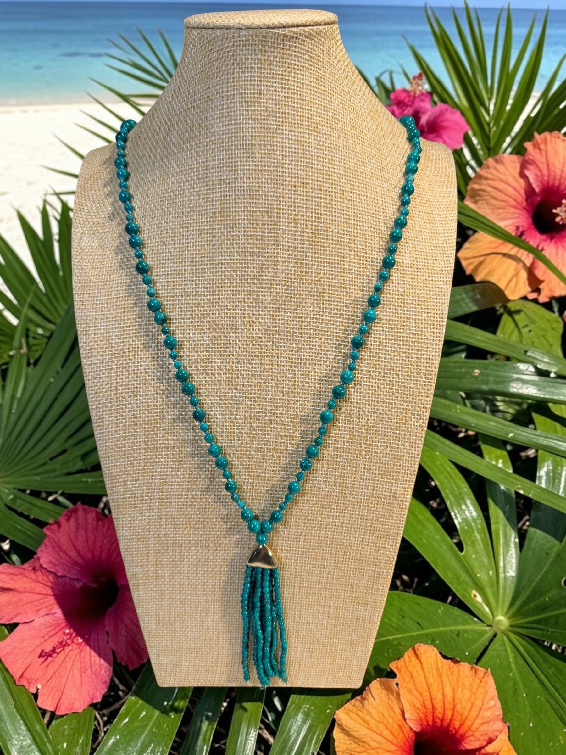 NEW LOFT AQUA GLASS BEAD NECKLACE