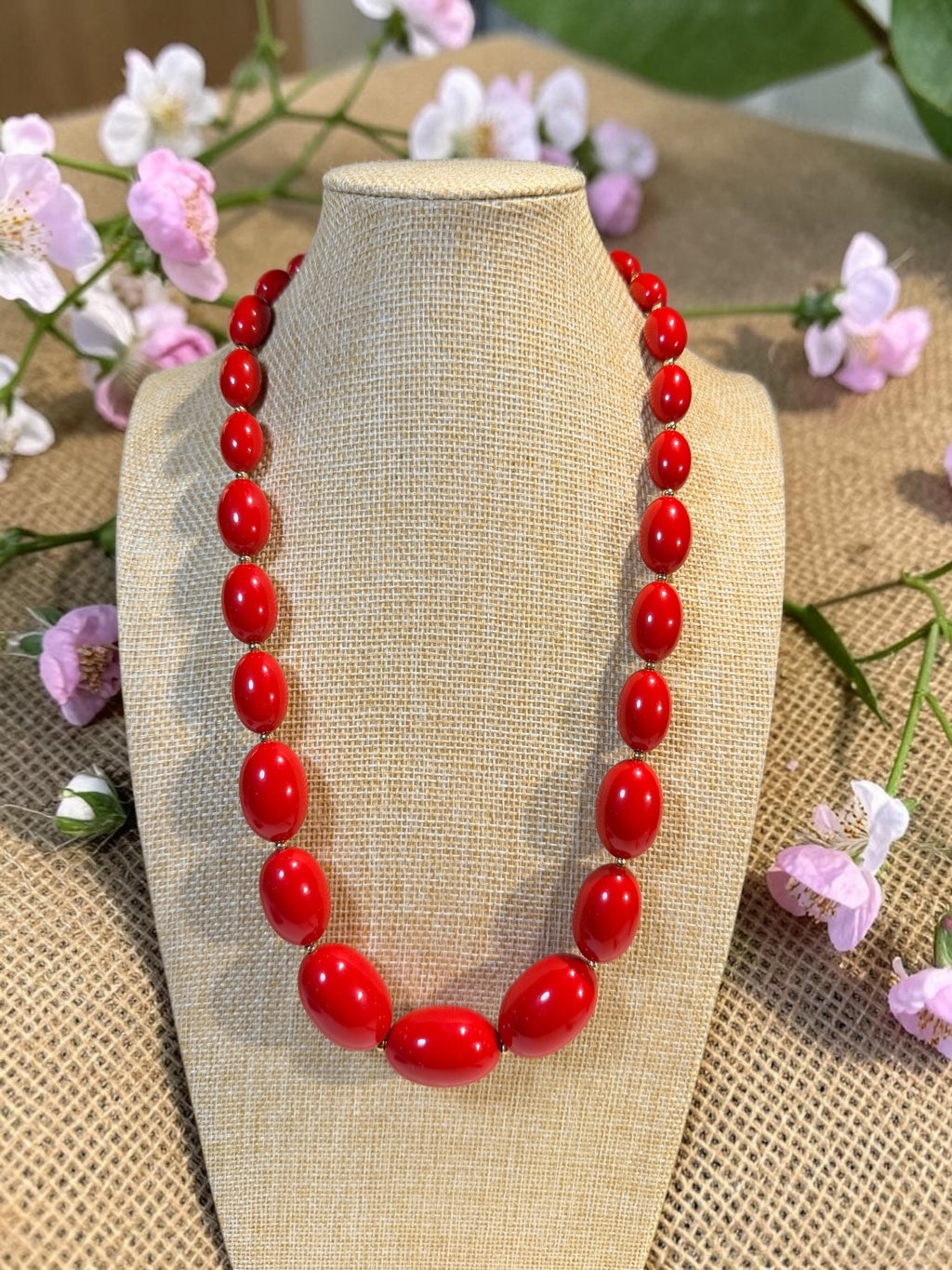 VINTAGE RED BEAD NECKLACE
