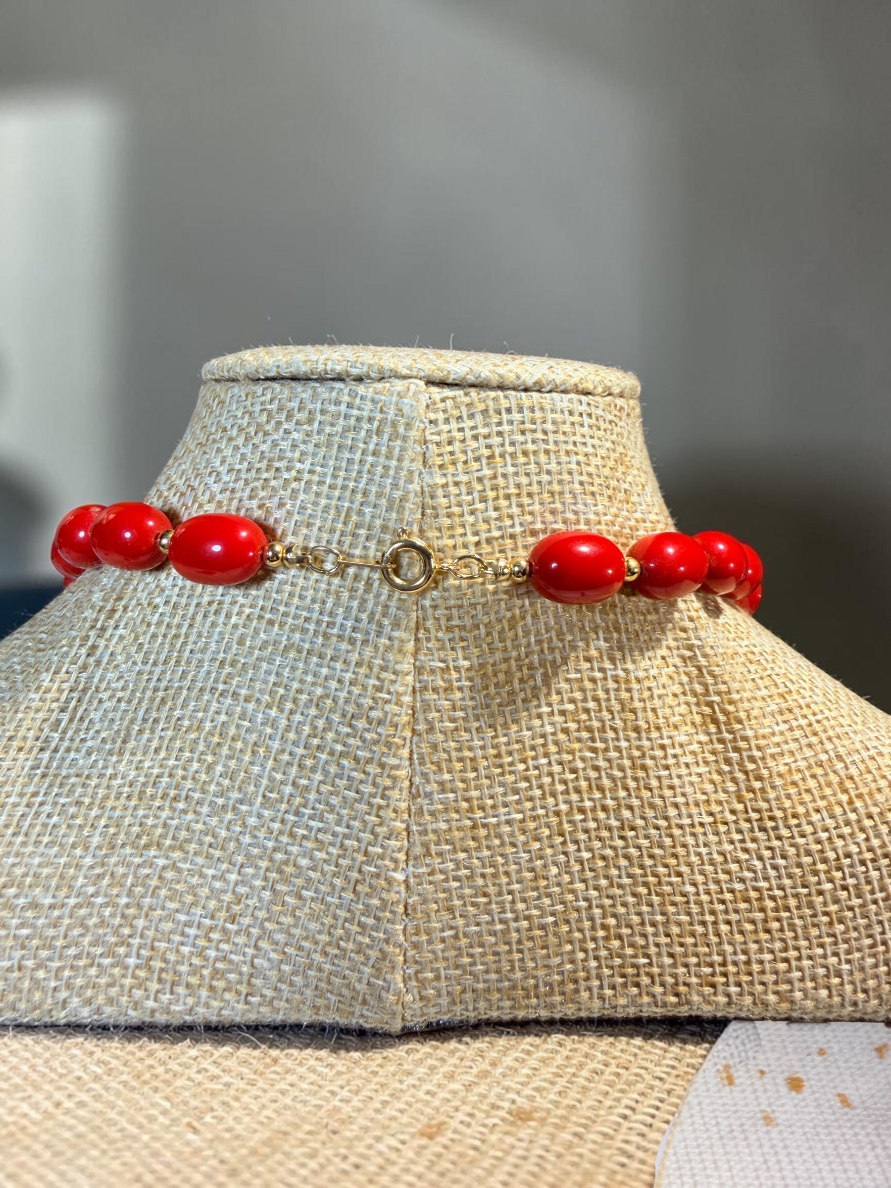 VINTAGE RED BEAD NECKLACE
