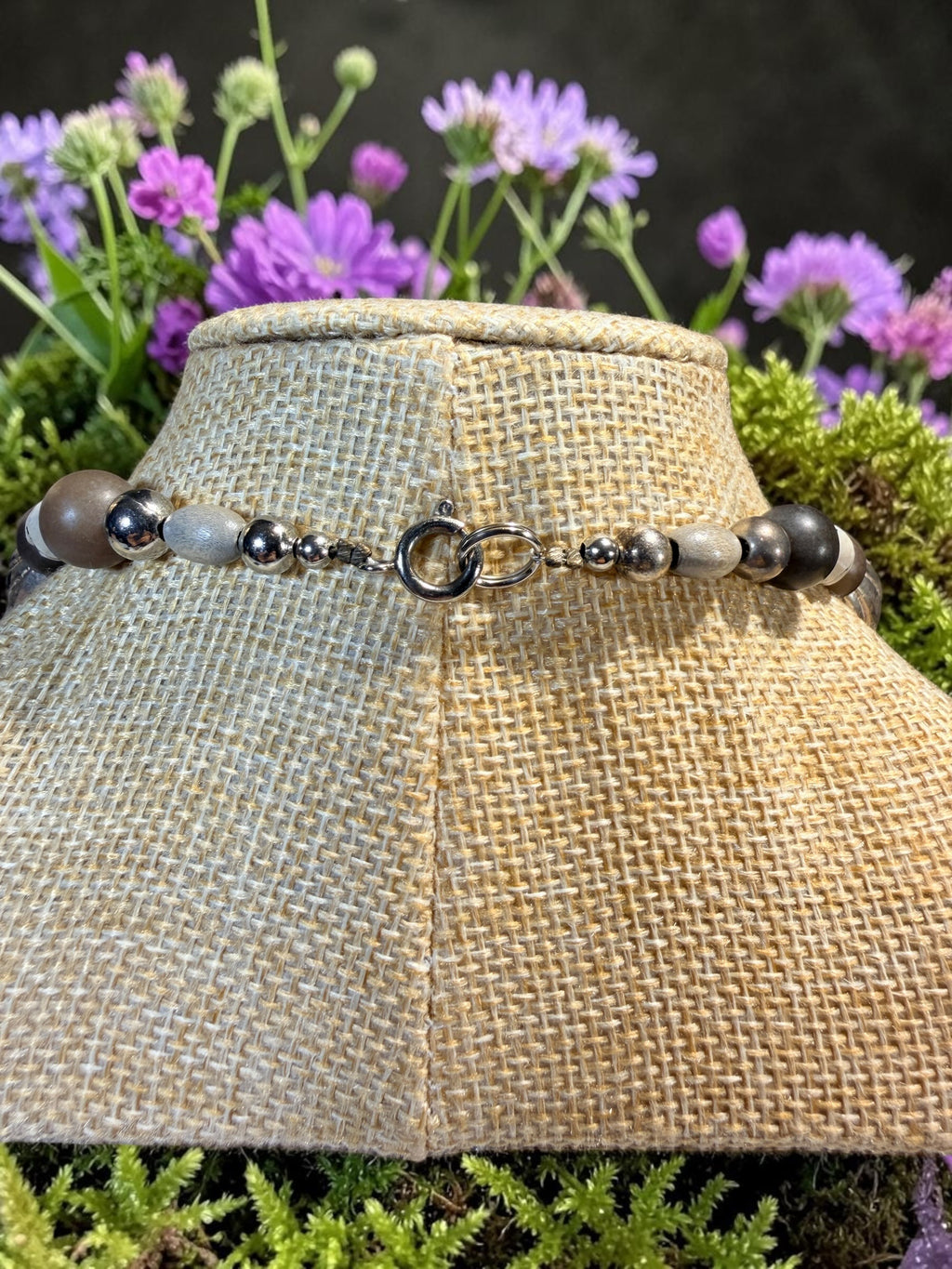 GREY TONES BEADED NECKLACE