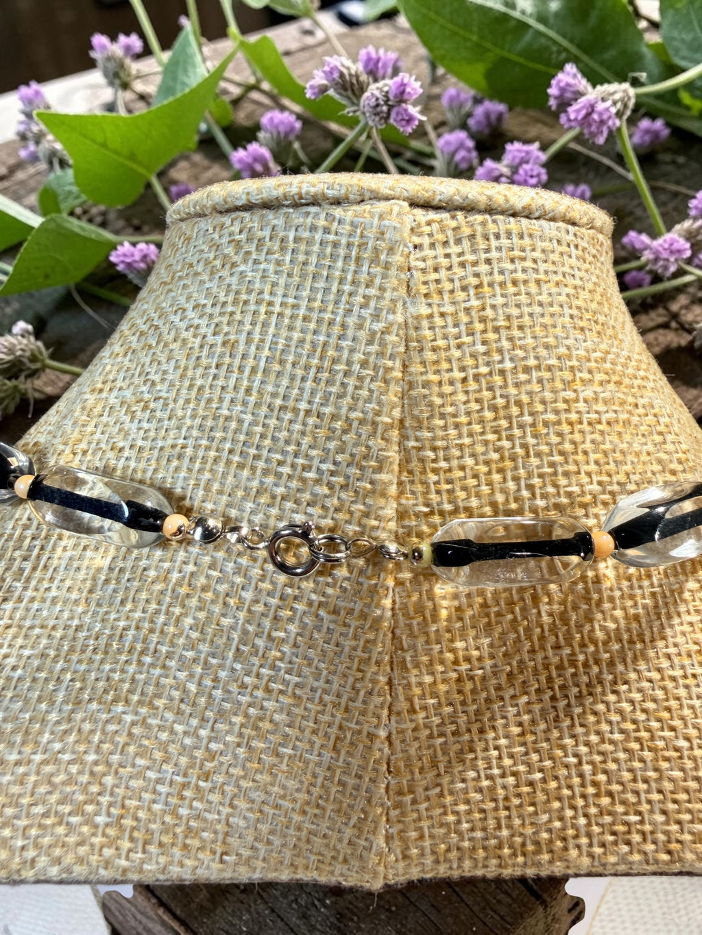 VINTAGE BEADED NECKLACE WITH BLACK CENTER ACCENTS