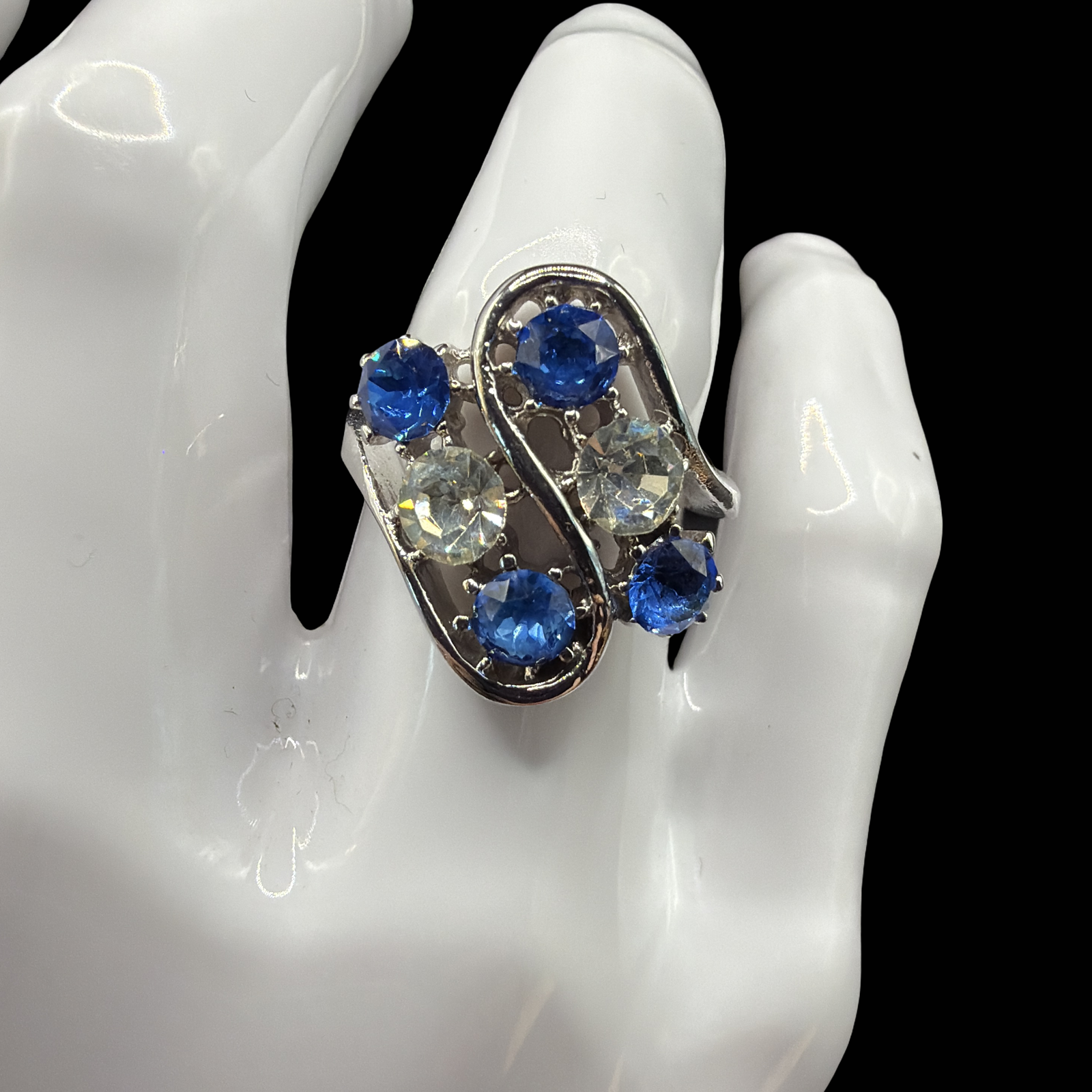 VINTAGE BLUE AND CLEAR RING
