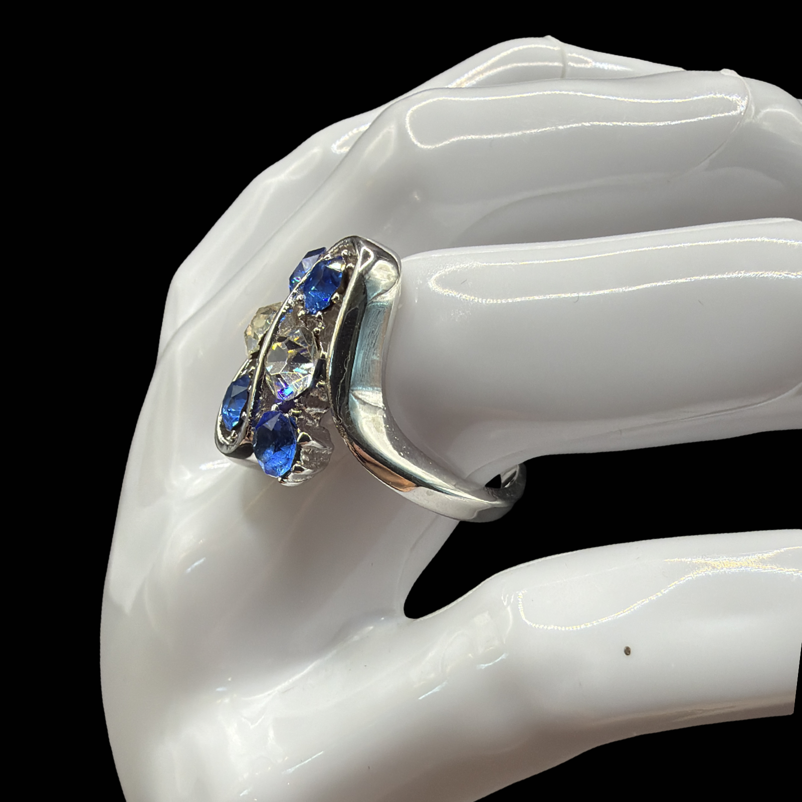 VINTAGE BLUE AND CLEAR RING