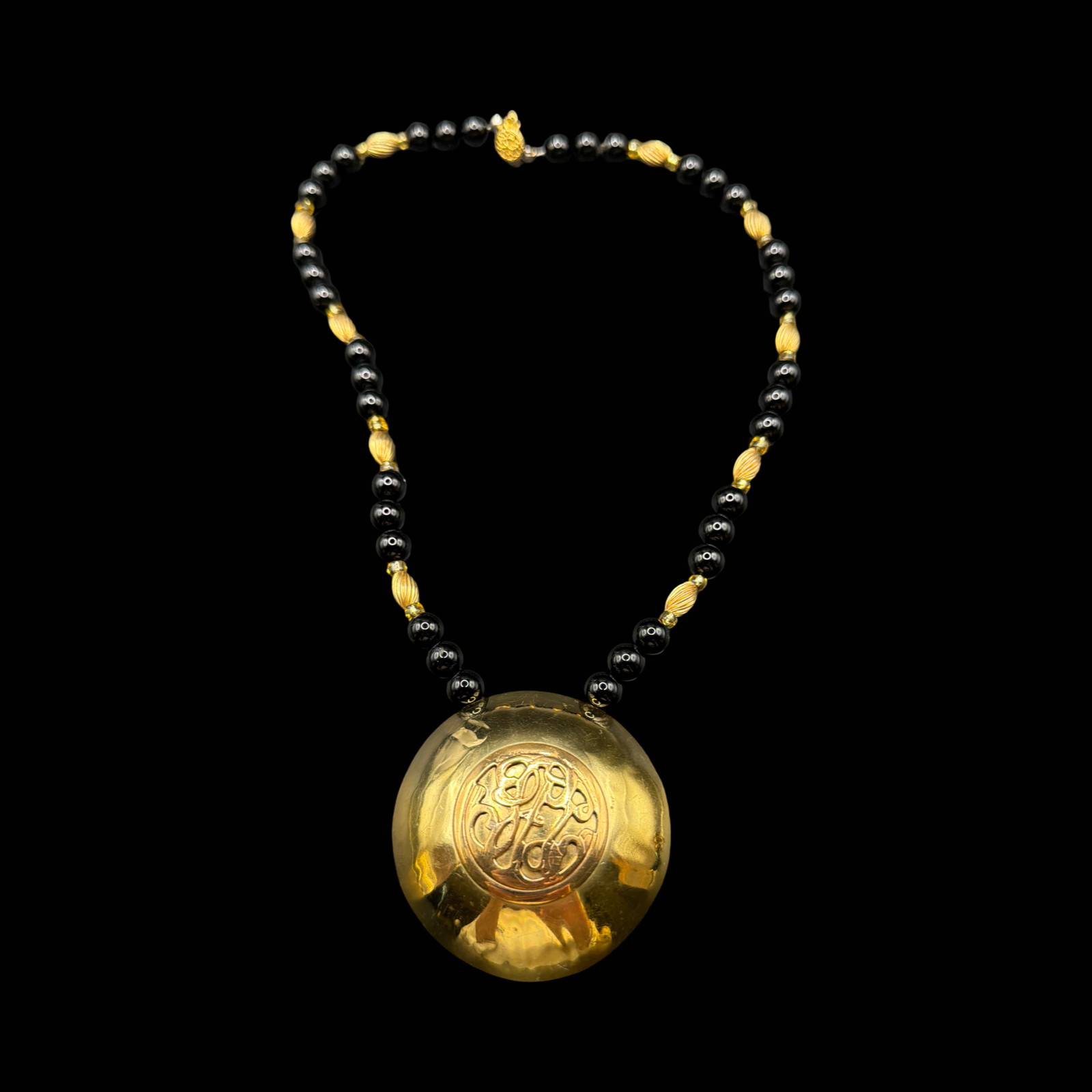 BLACK AND GOLD BEADED NECKLACE