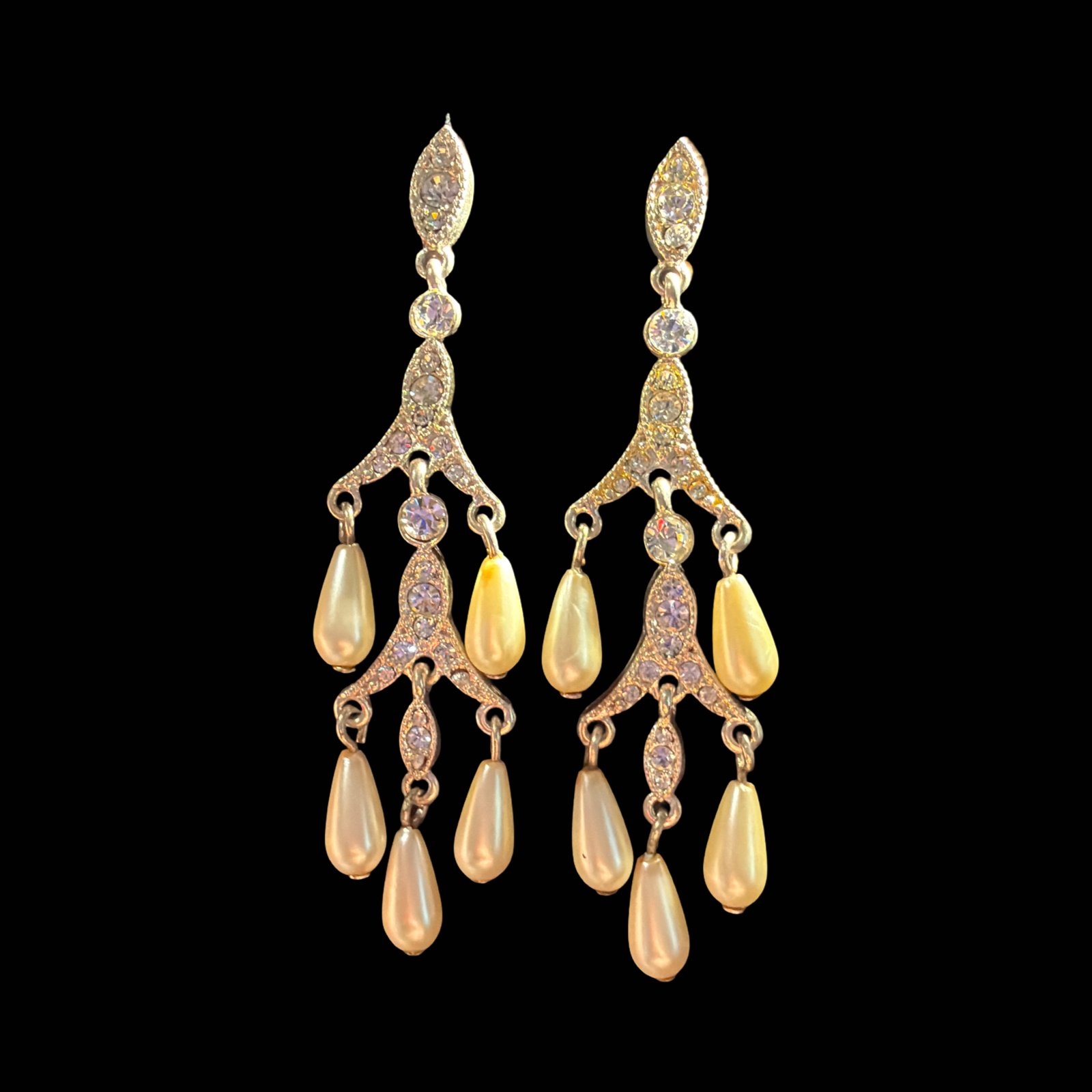 AVON DANGLE FAUX PEARL EARRINGS