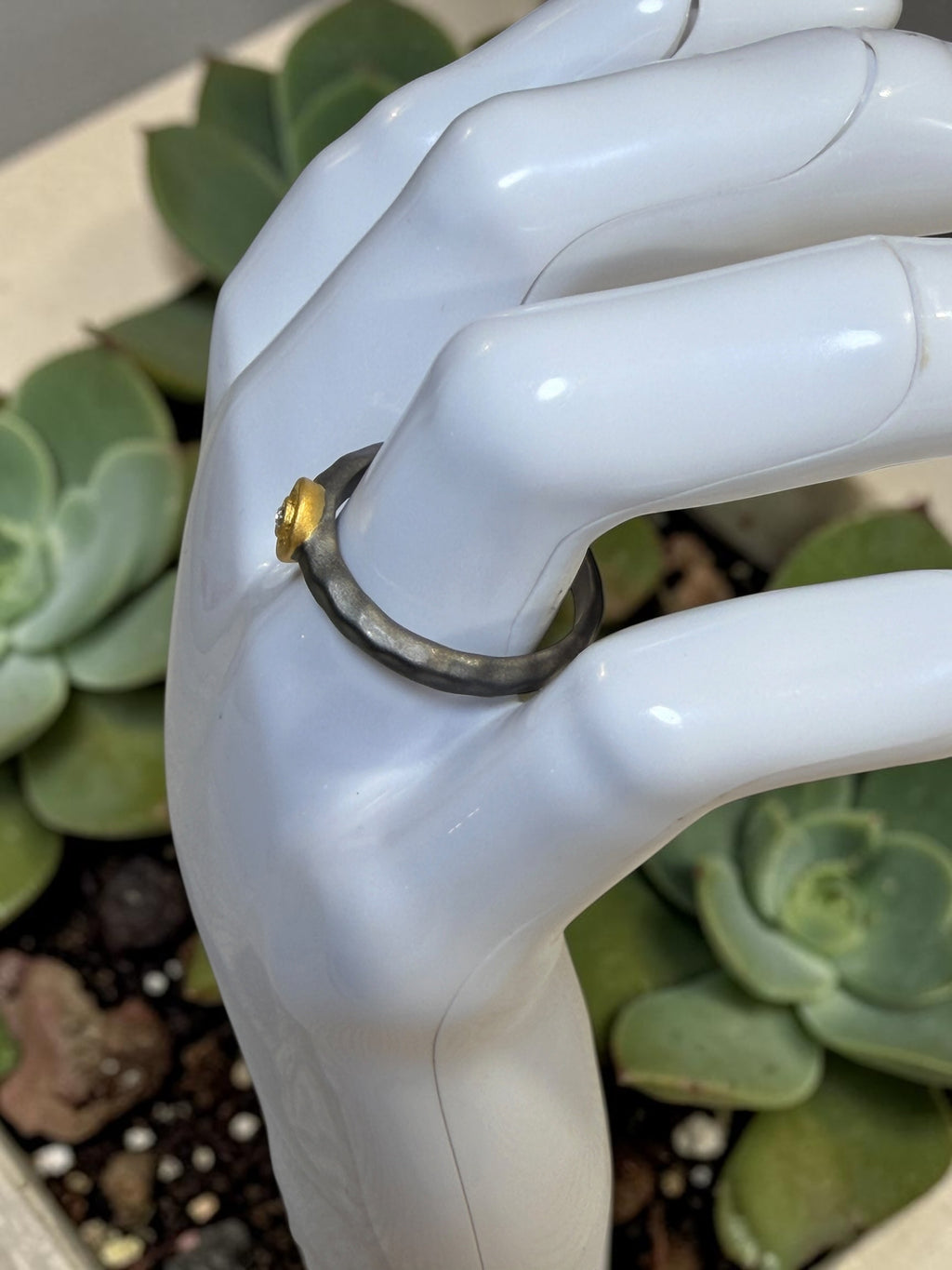 BRUSHED SILVER RING WITH RHINESTONE CENTER